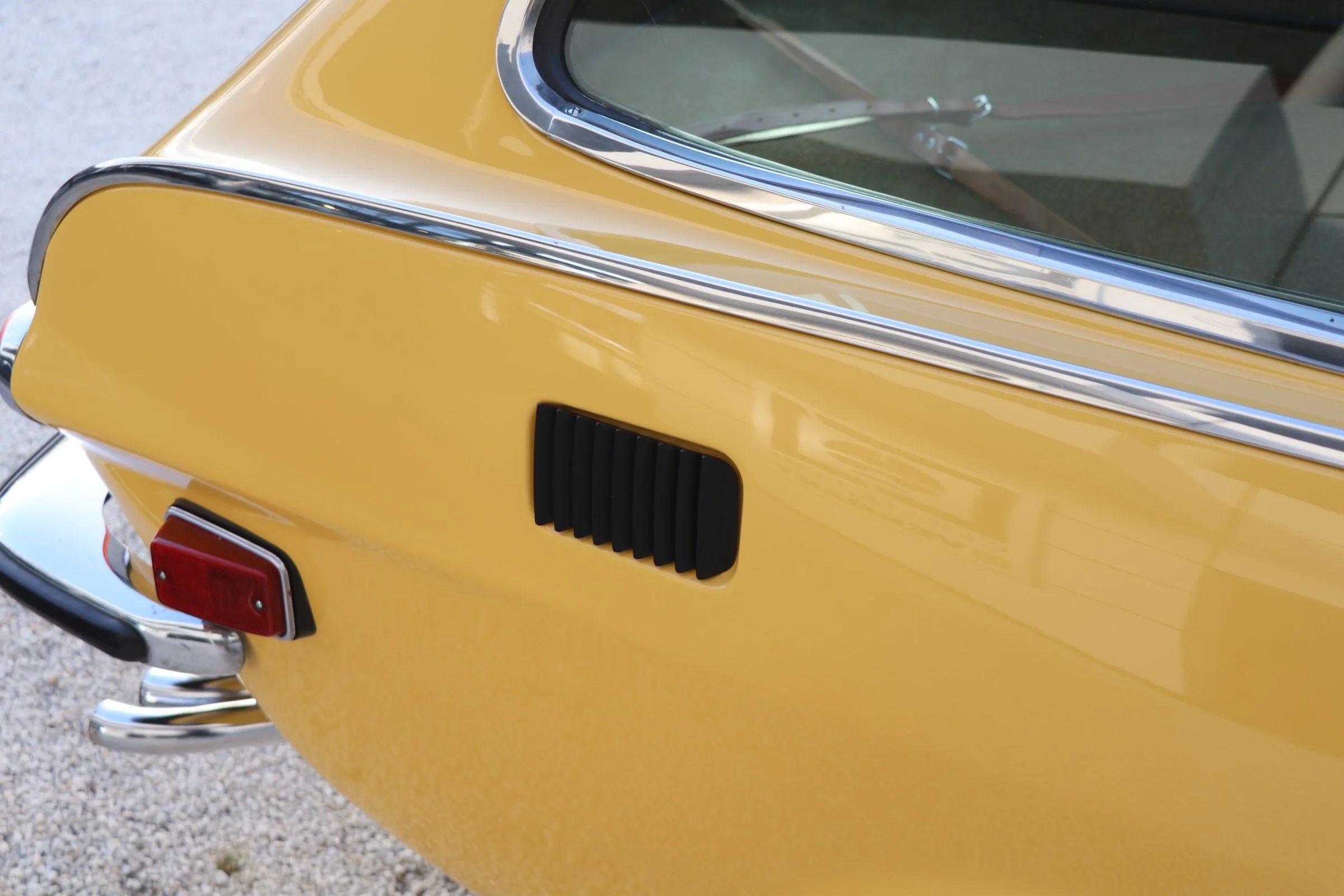 Volvo P1800 ES (44).JPG