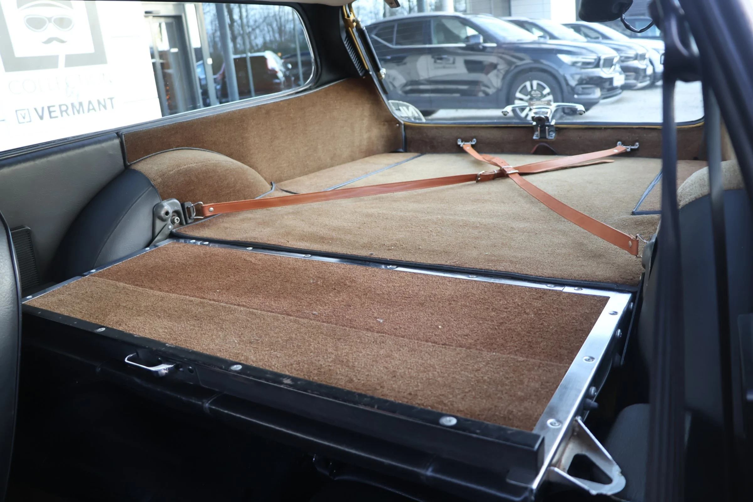 Volvo P1800 ES (79).JPG