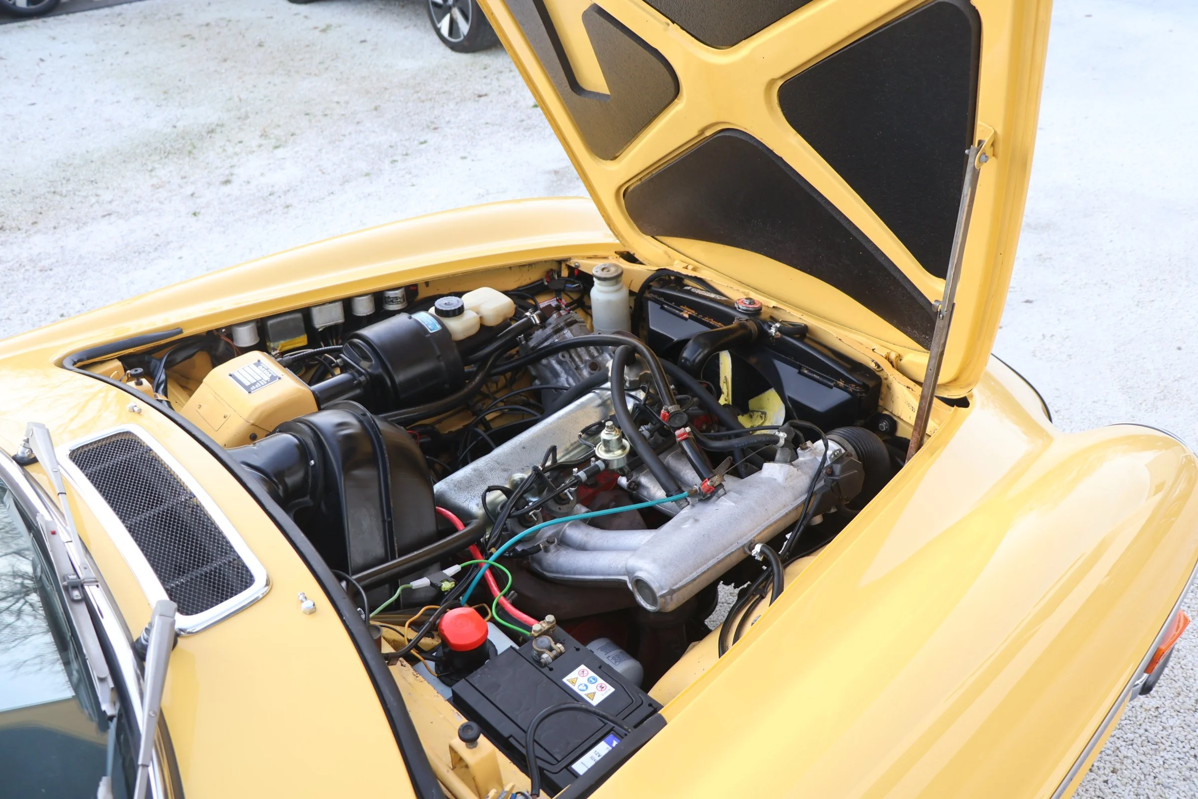 Volvo P1800 ES (95).JPG