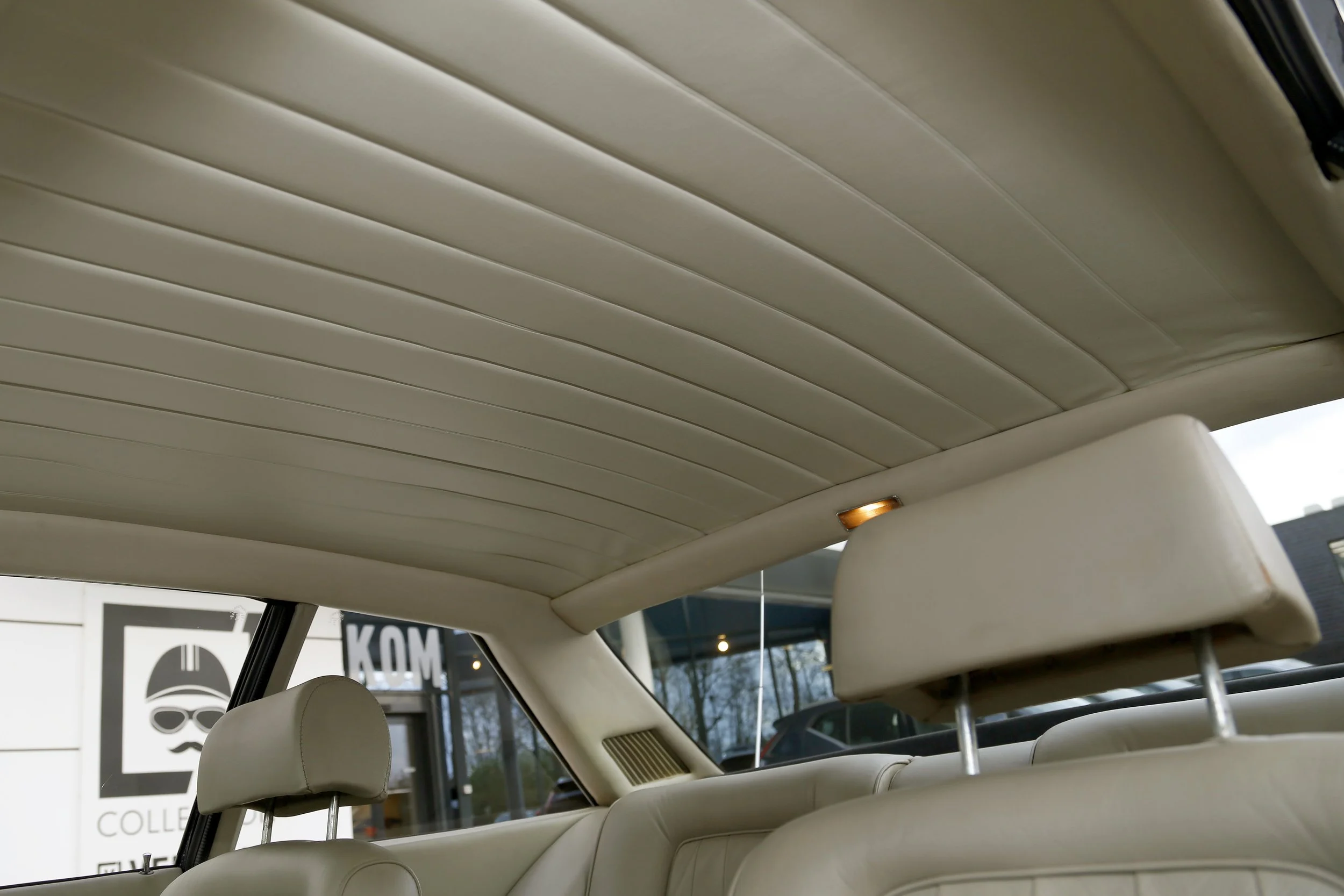 Ferrari 365 GT4 2+2 (39).JPG