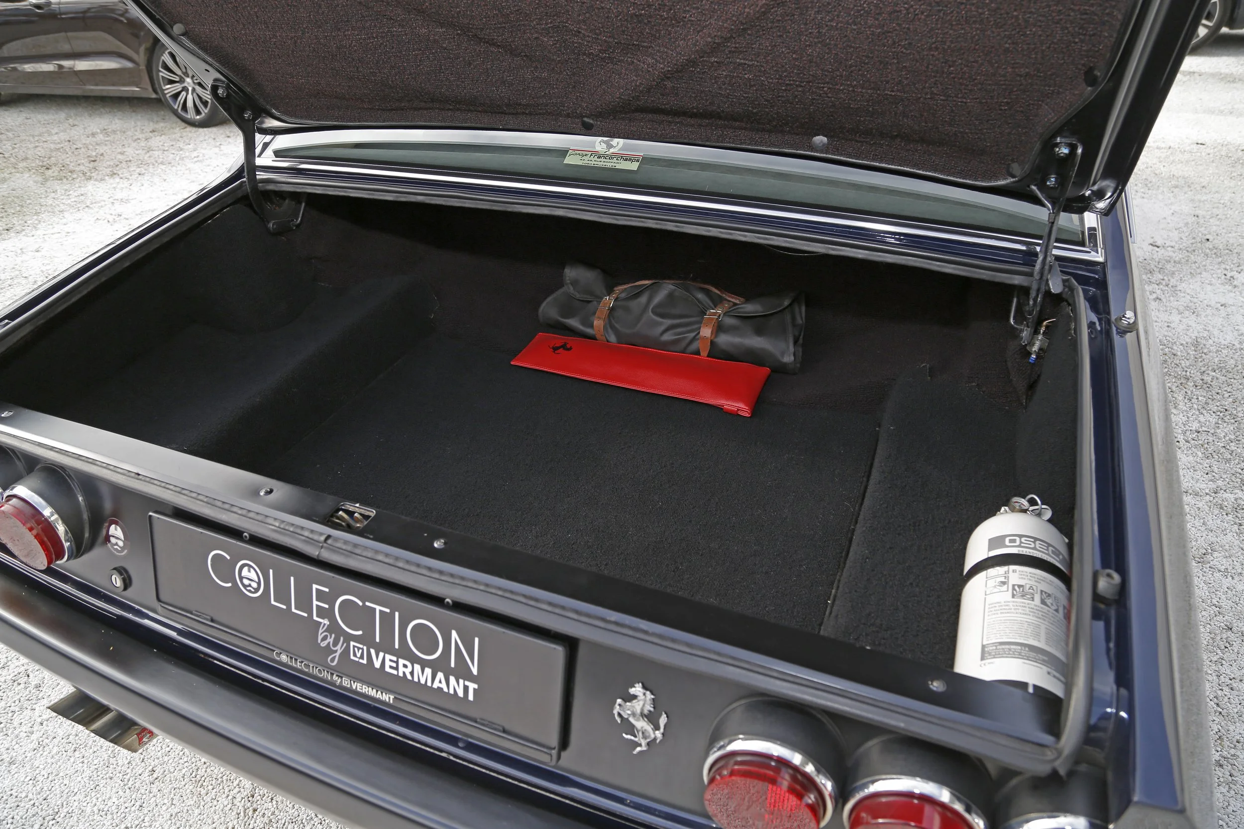 Ferrari 365 GT4 2+2 (41).JPG