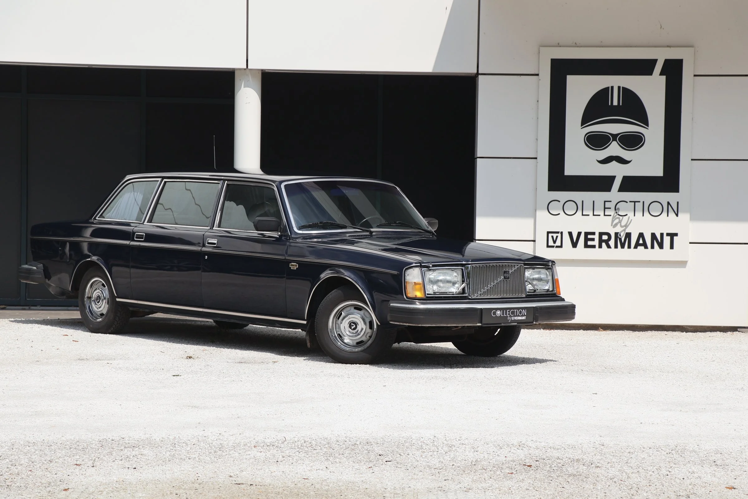 Volvo 264 TE (1).JPG