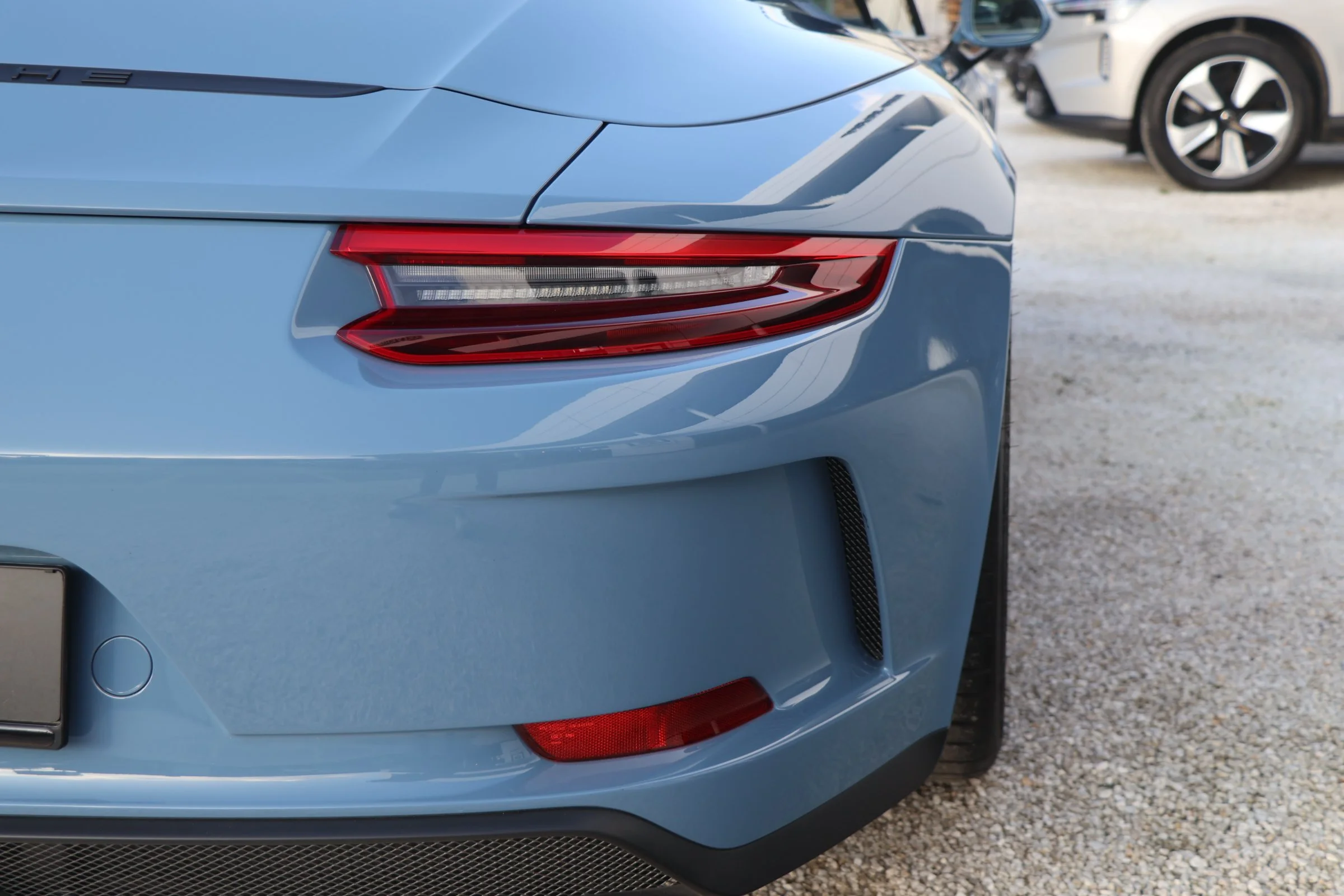 Porsche 991 Speedster Aetna Blue (40).JPG