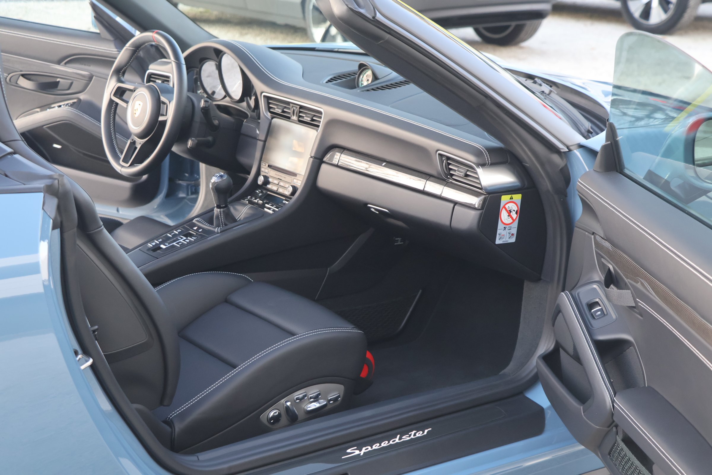 Porsche 991 Speedster Aetna Blue (57).JPG