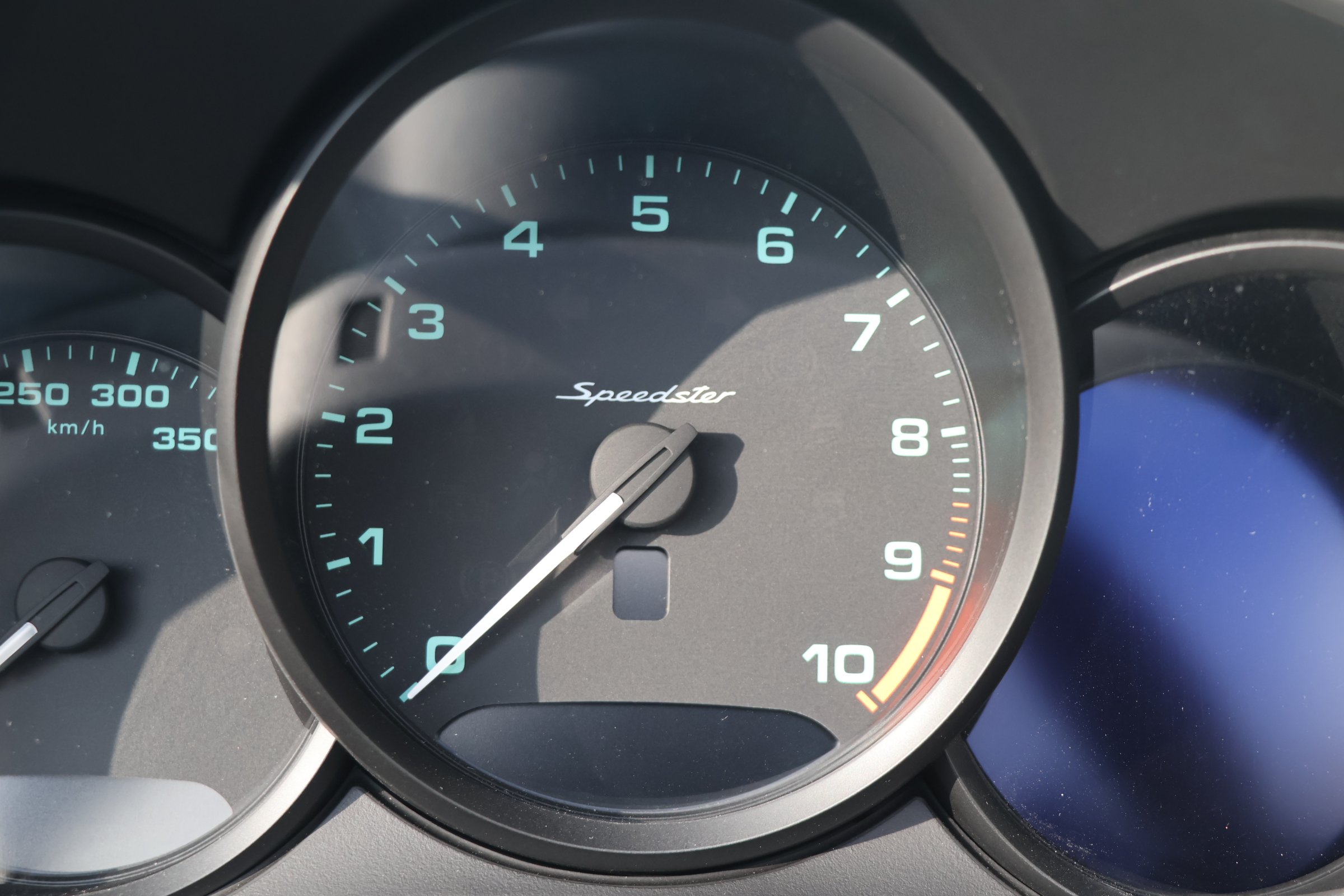 Porsche 991 Speedster Aetna Blue (85).JPG