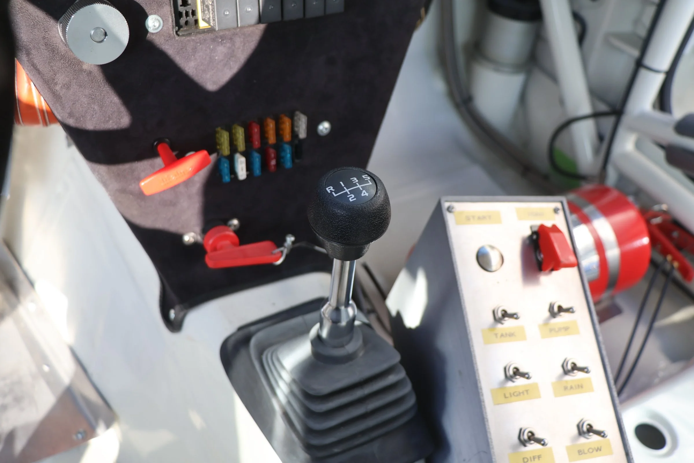 Volvo 240 Turbo Group A (68).JPG