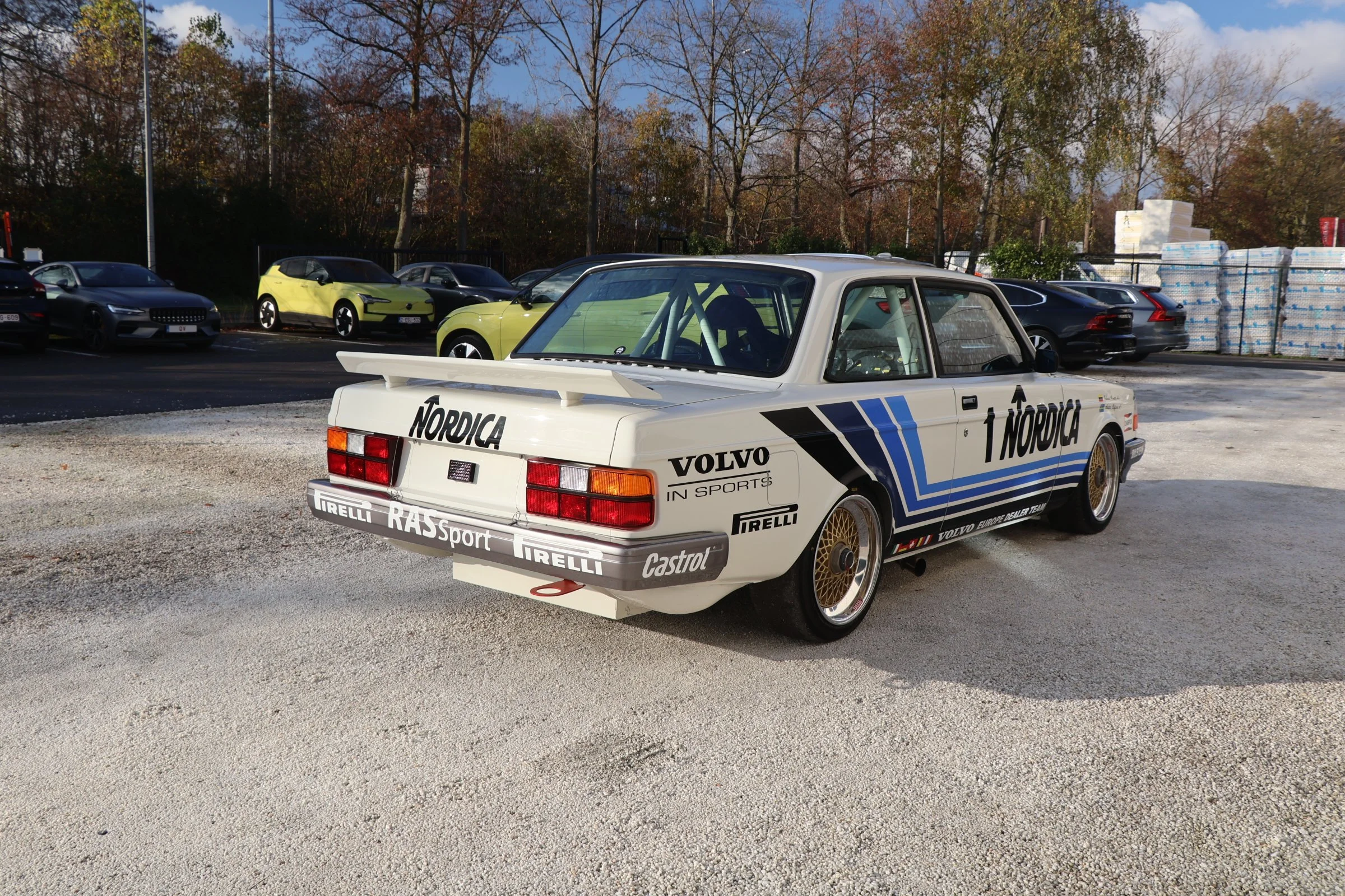 Volvo 240 Turbo Group A (13).JPG