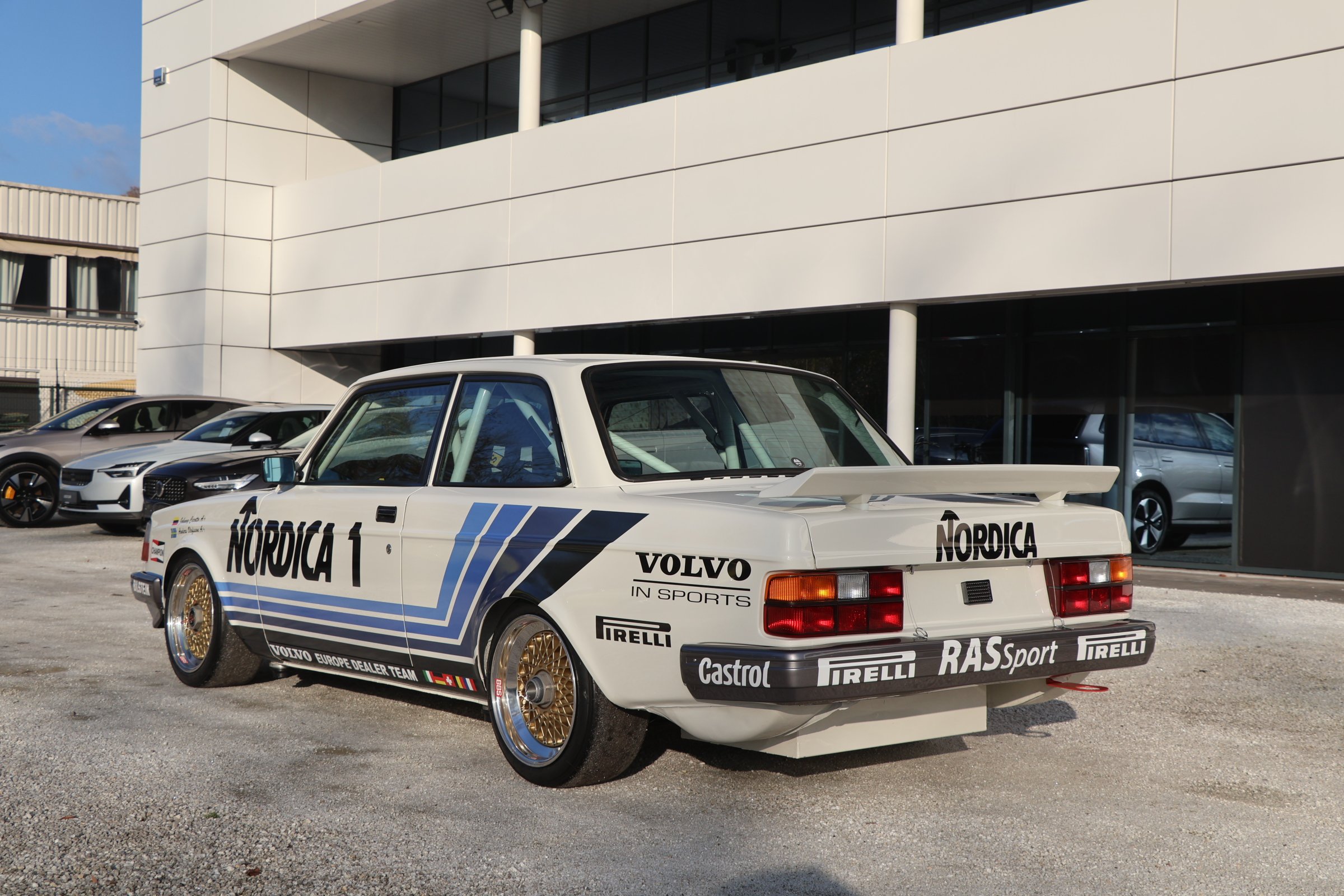 Volvo 240 Turbo Group A (15).JPG