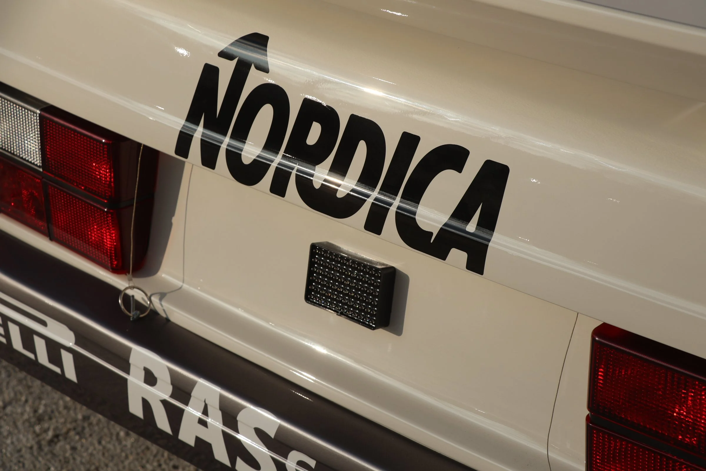 Volvo 240 Turbo Group A (36).JPG