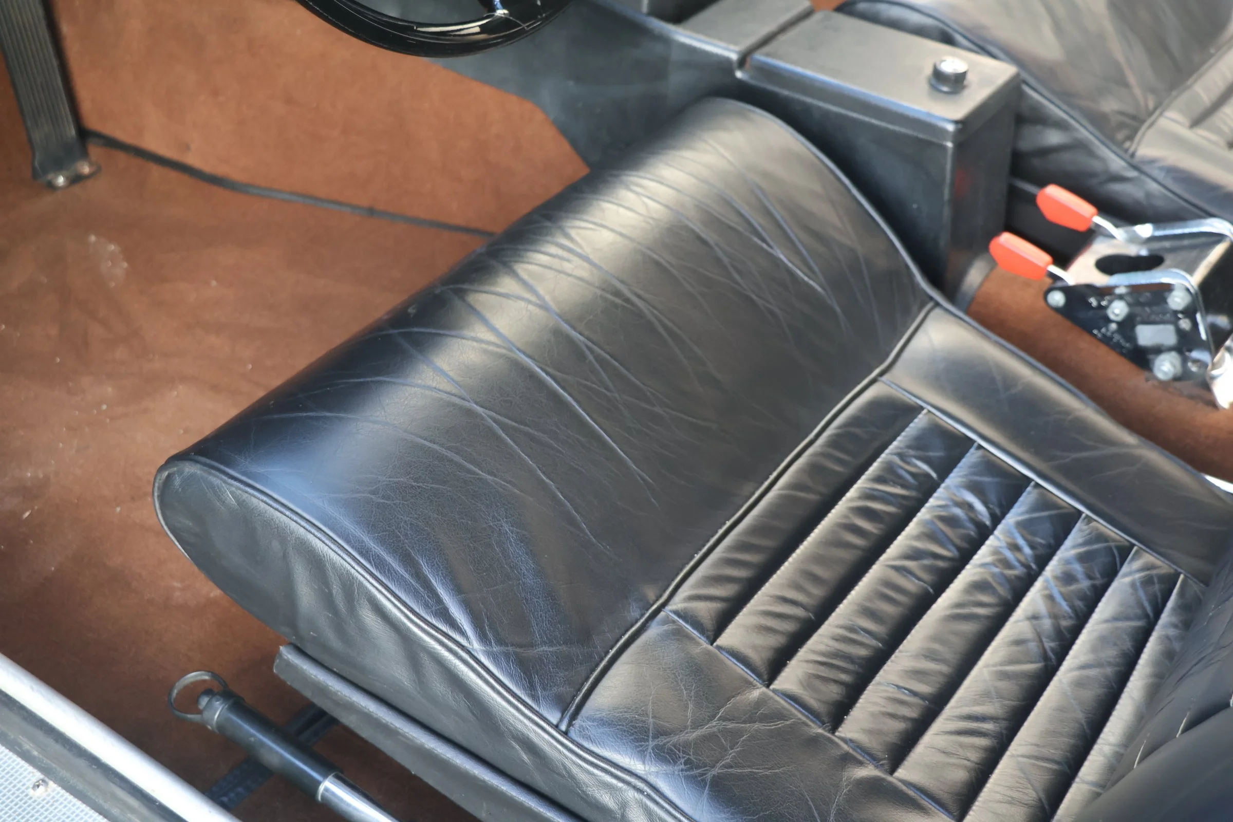 Volvo P1800 E (77).JPG