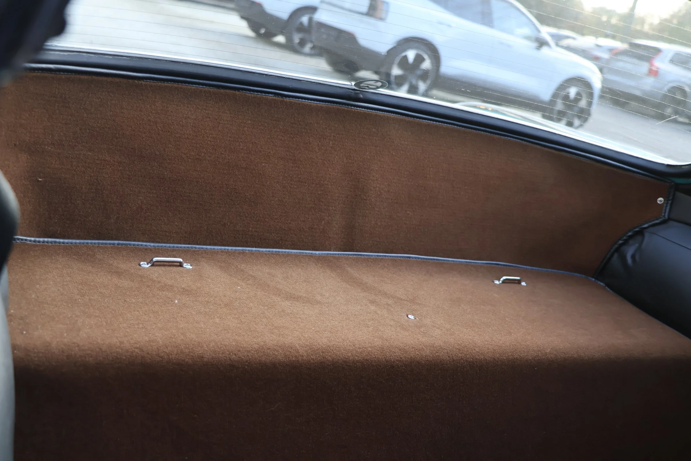 Volvo P1800 E (99).JPG