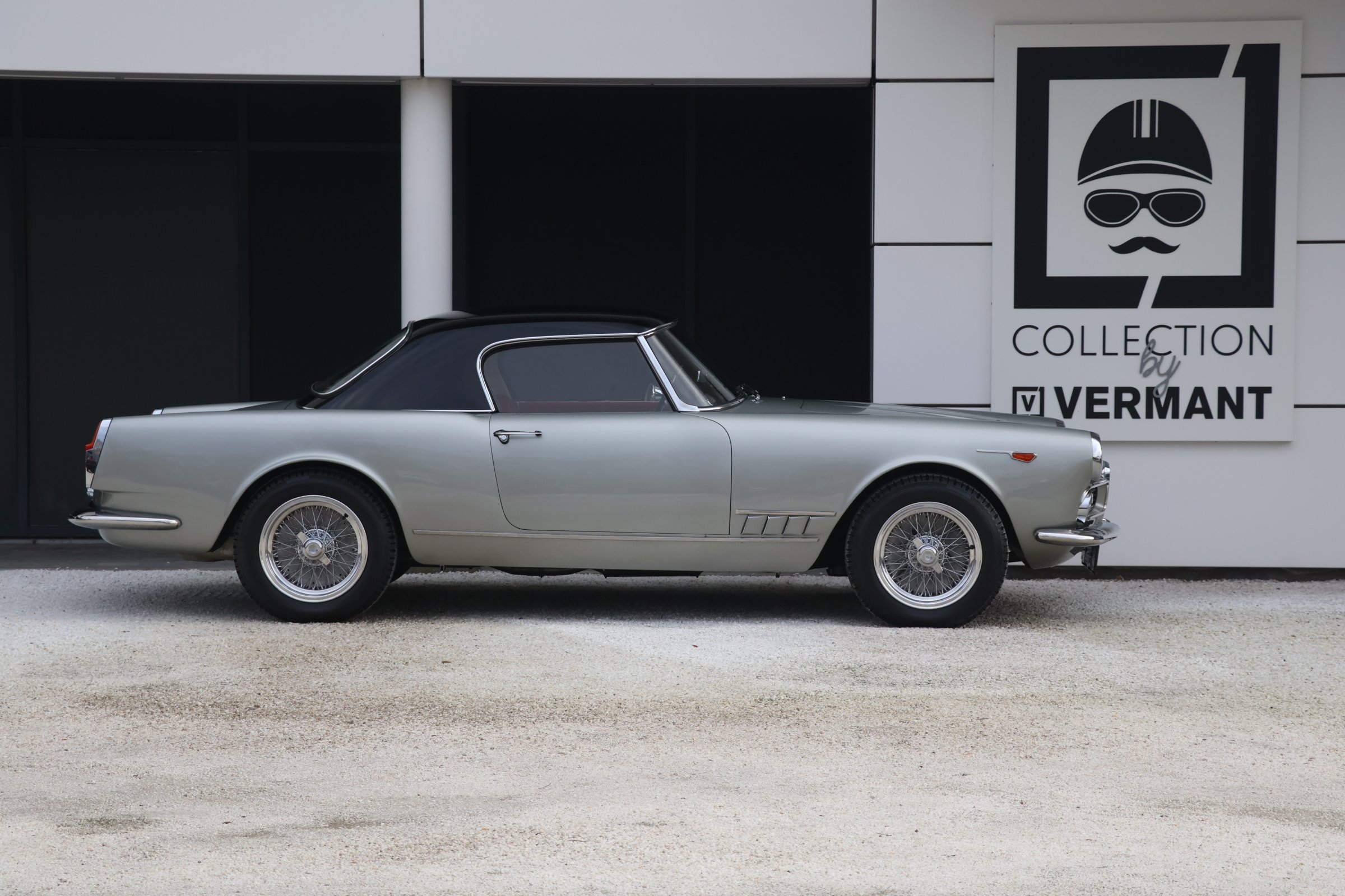 Alfa Romeo 2000 Spider (2).JPG