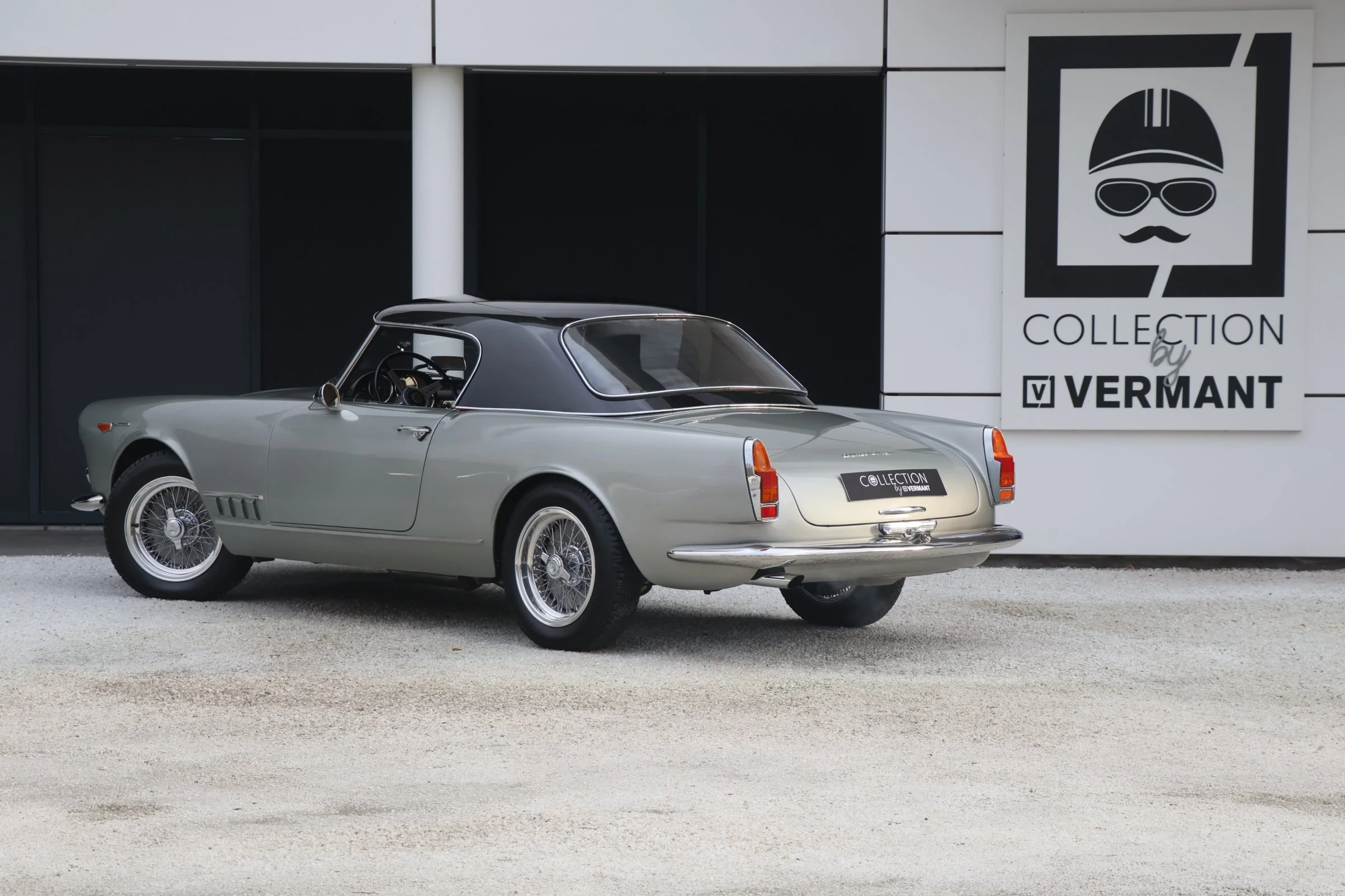 Alfa Romeo 2000 Spider (3).JPG