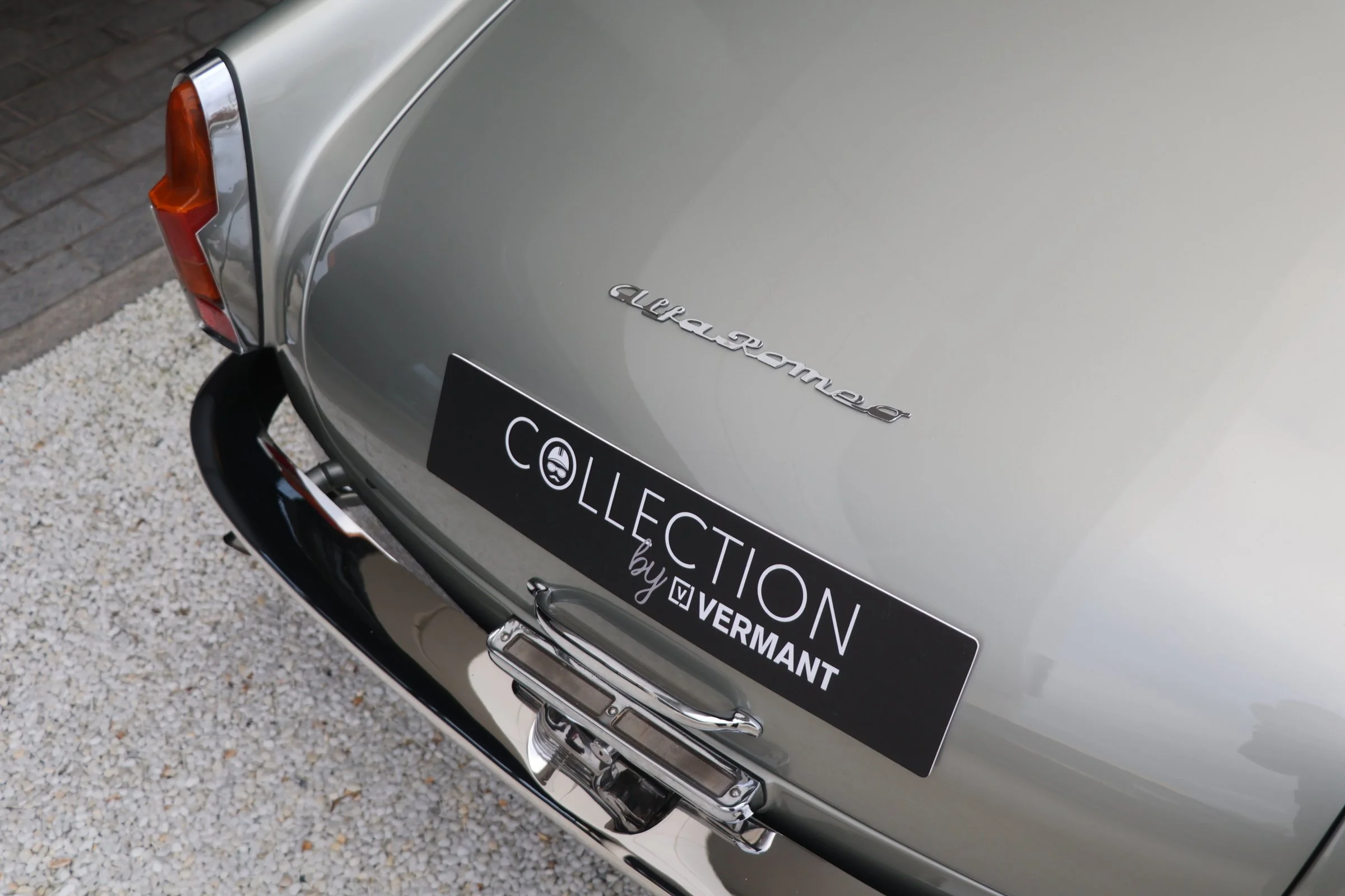 Alfa Romeo 2000 Spider (10).JPG