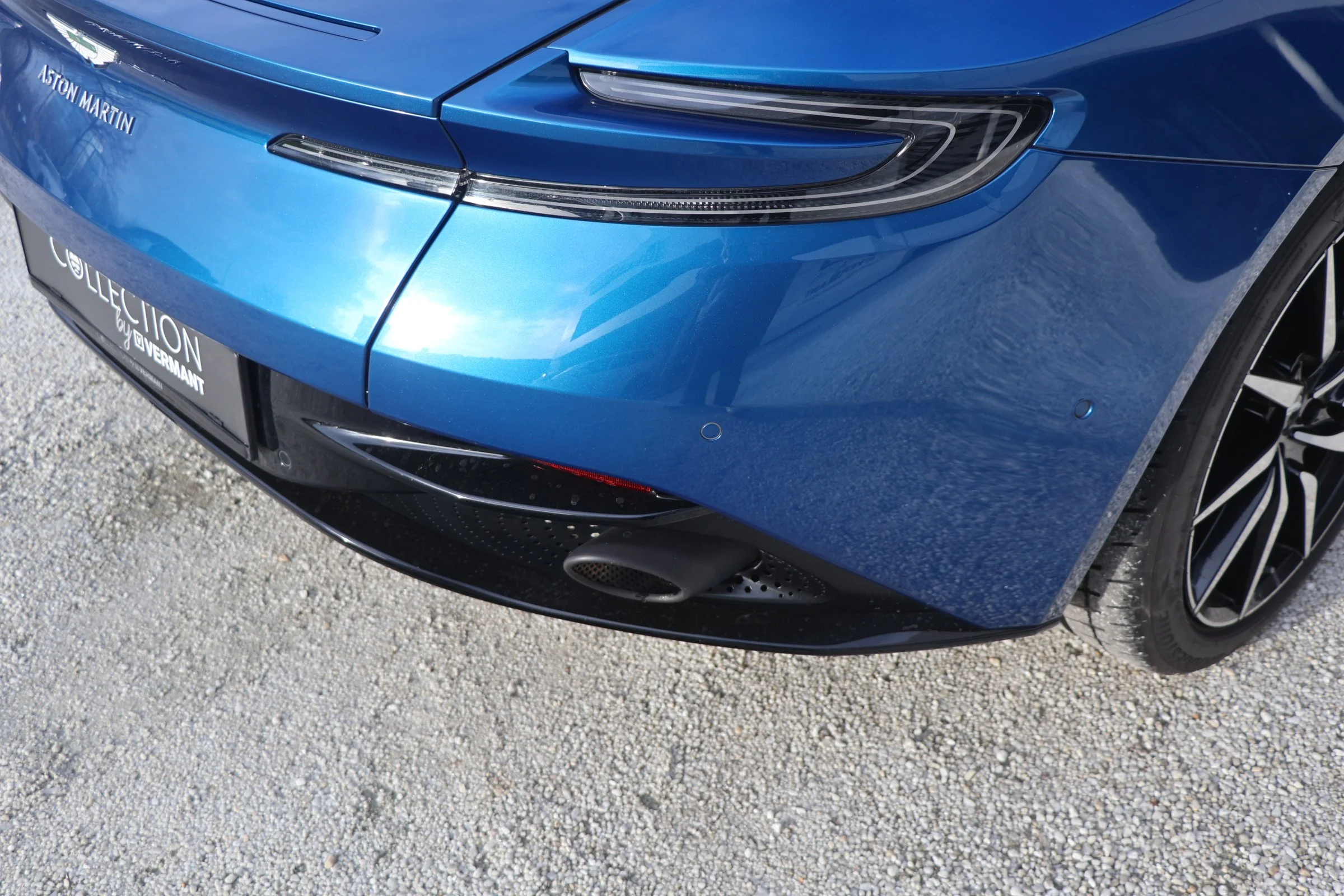 Aston Martin DB11 (12).JPG