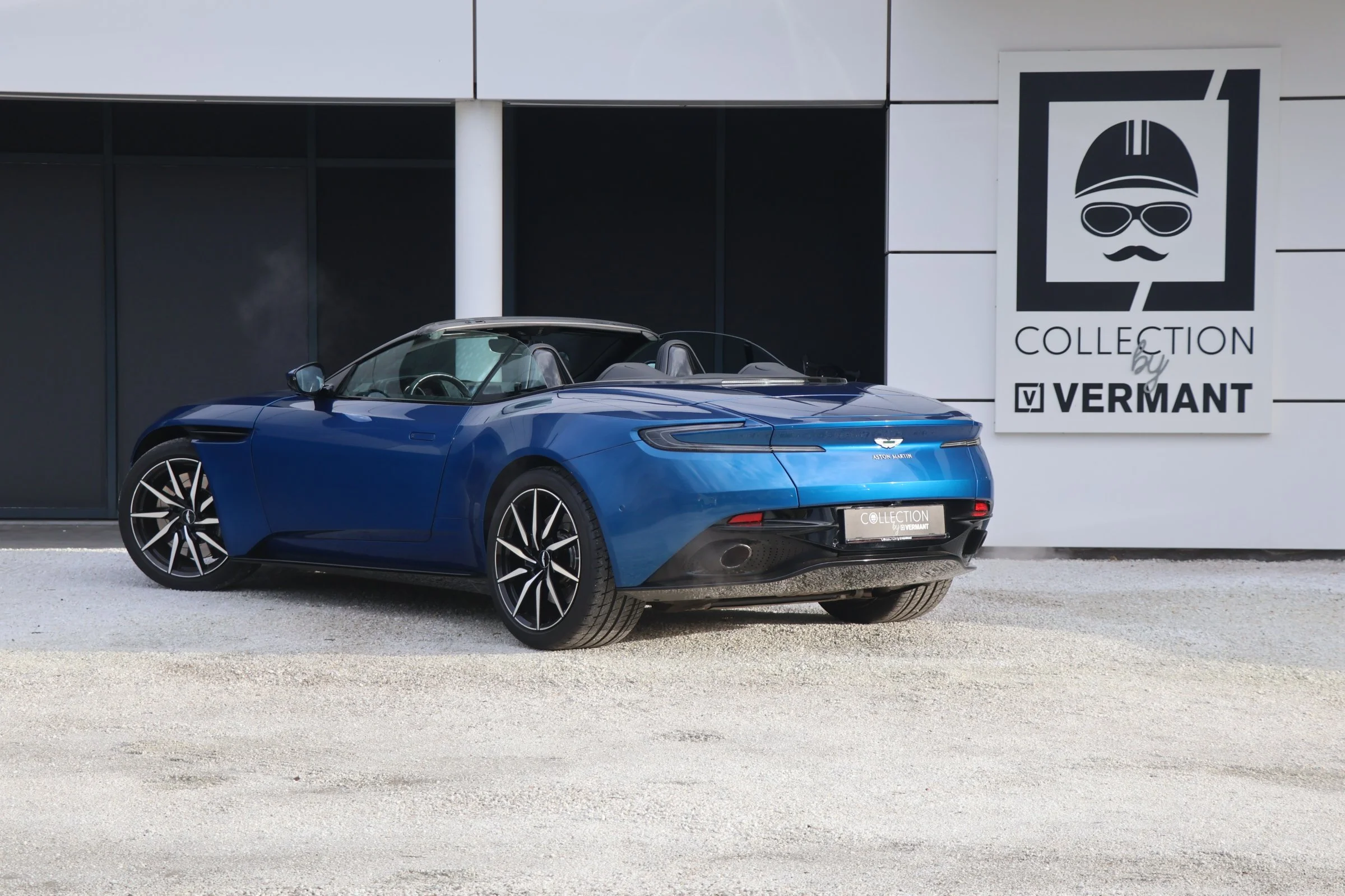 Aston Martin DB11 (6).JPG