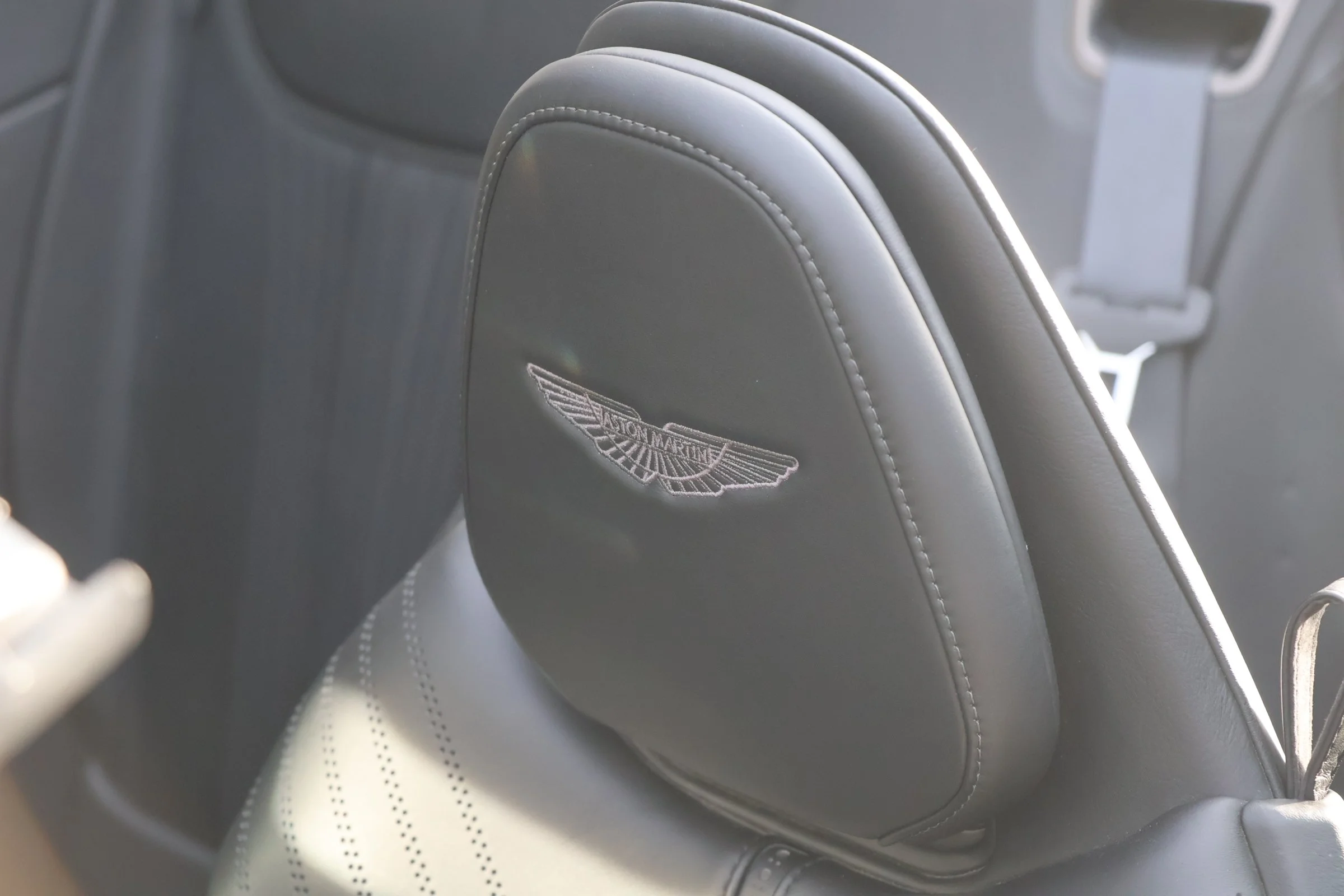 Aston Martin DB11 (15).JPG