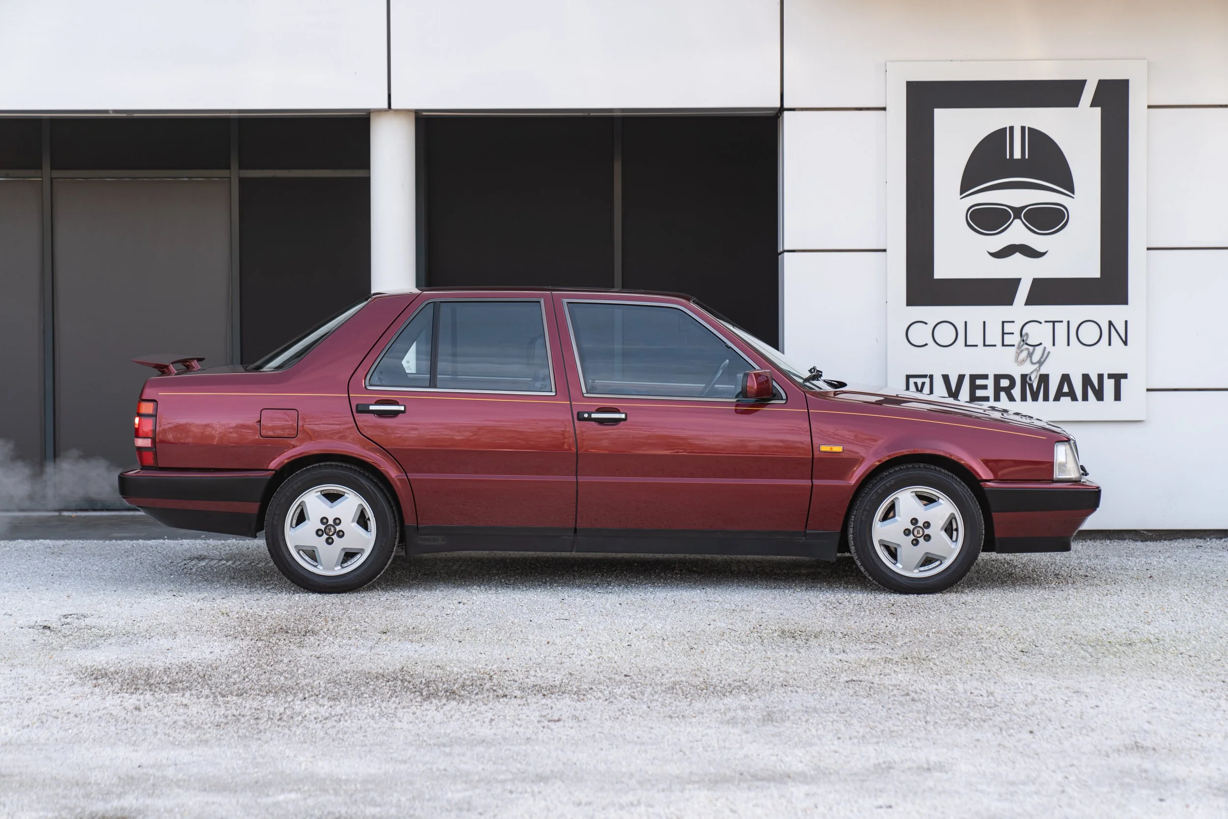 Lancia Thema 8.32 (2).jpg