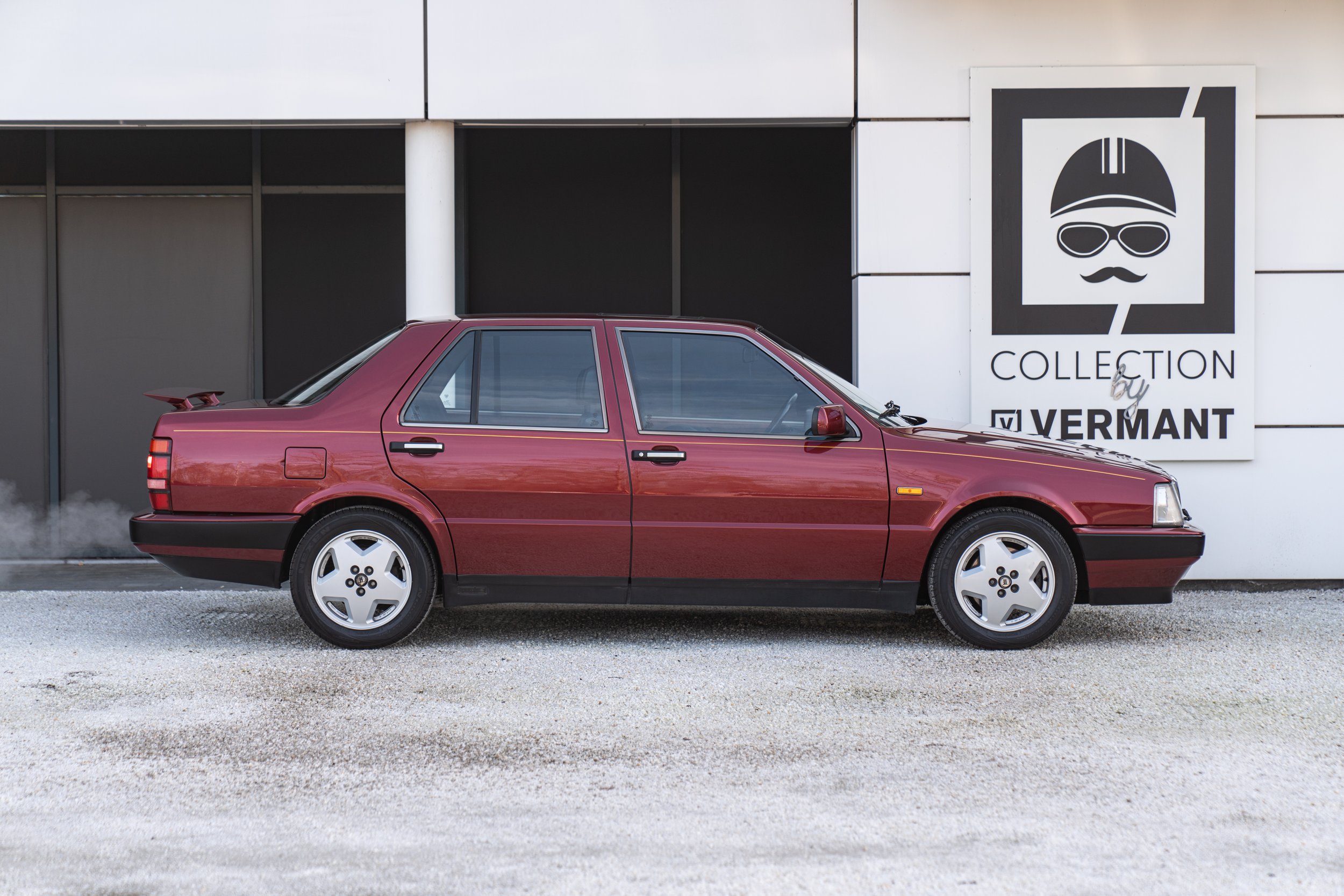 Lancia Thema 8.32 (2).jpg