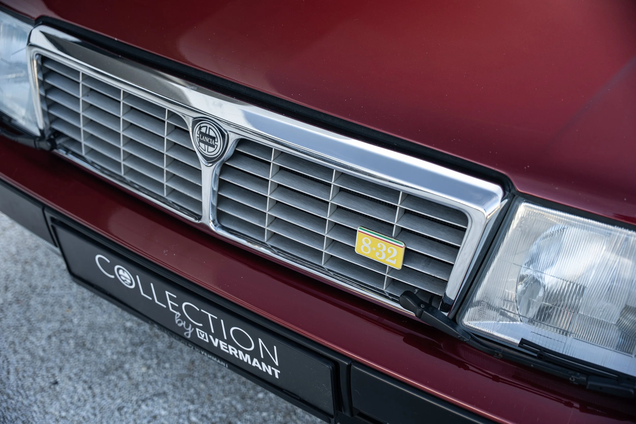 Lancia Thema 8.32 (9).jpg