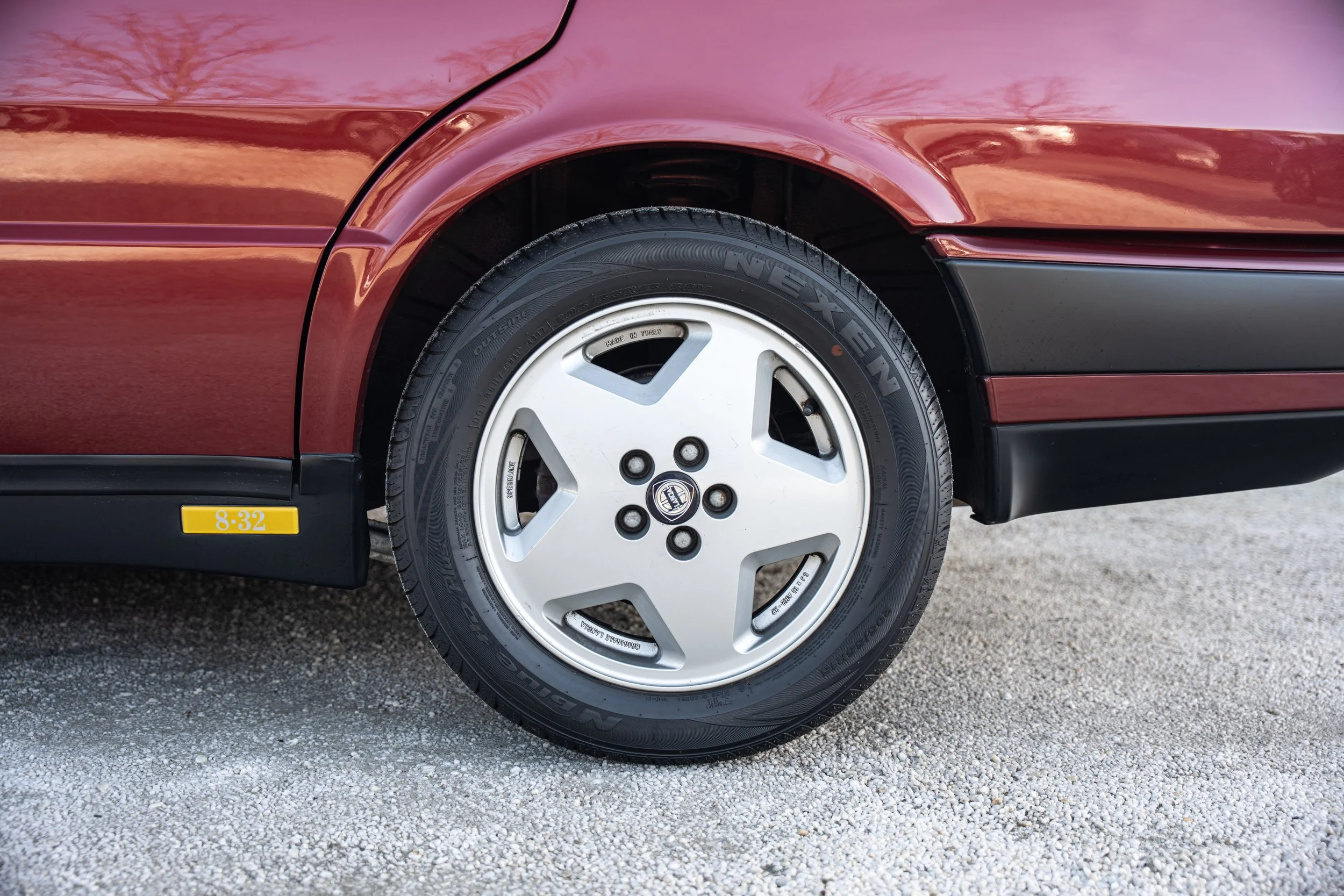 Lancia Thema 8.32 (11).jpg