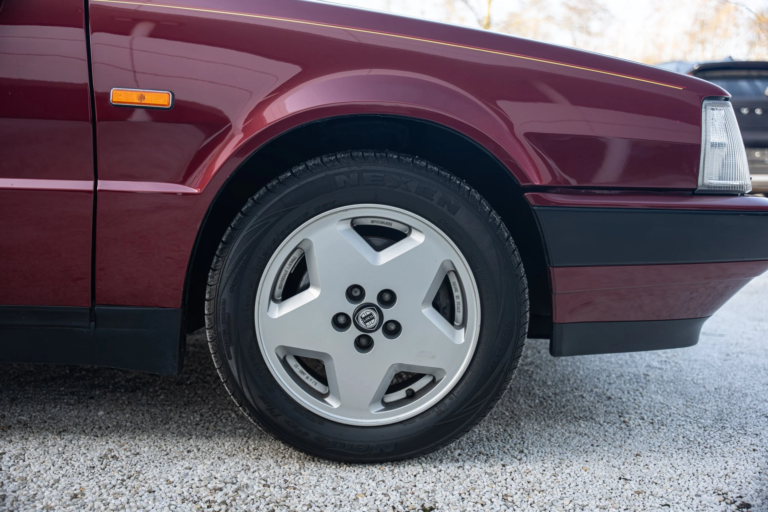 Lancia Thema 8.32 (13).jpg