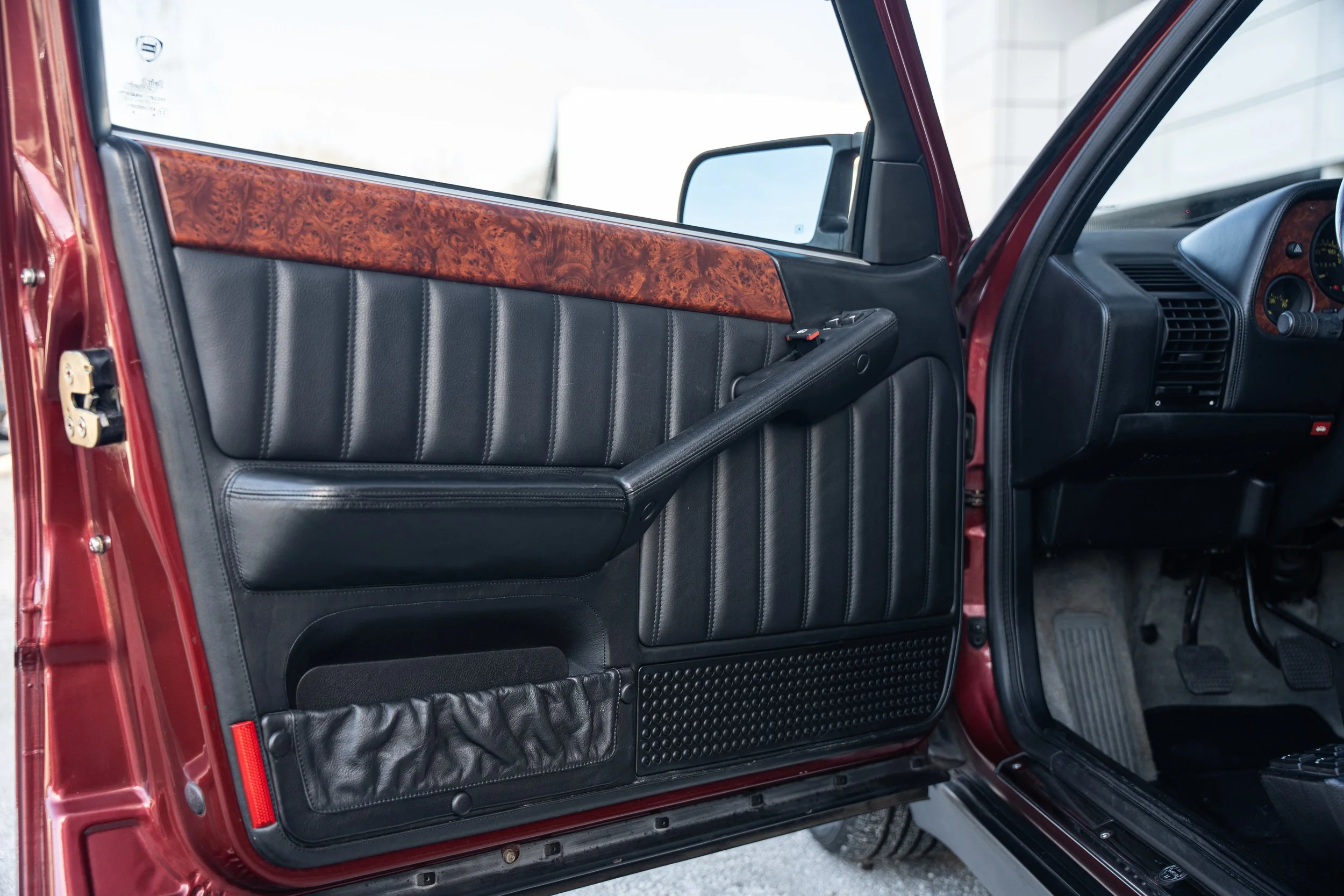 Lancia Thema 8.32 (22).jpg