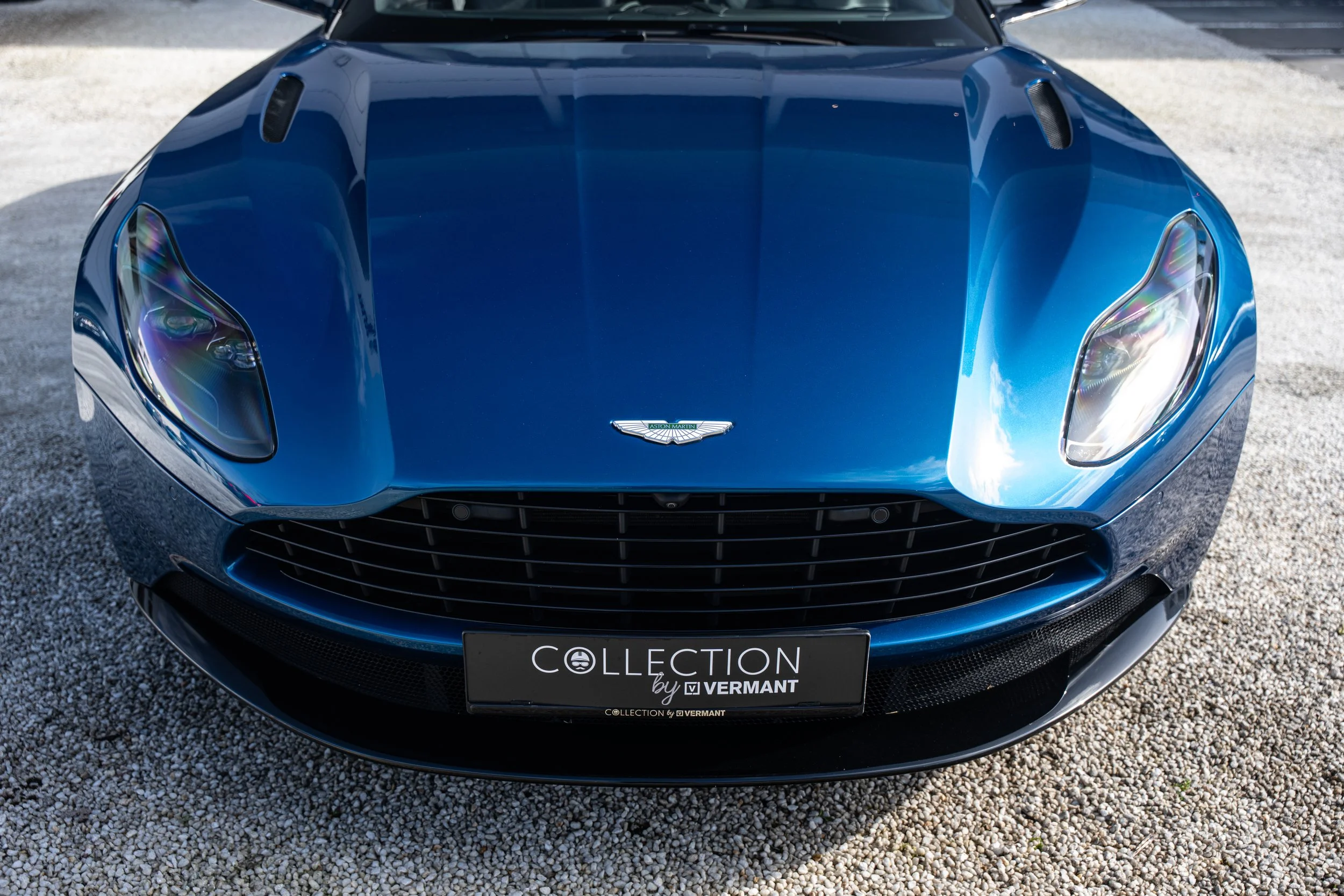 Aston Martin DB11 Volante (5).jpg