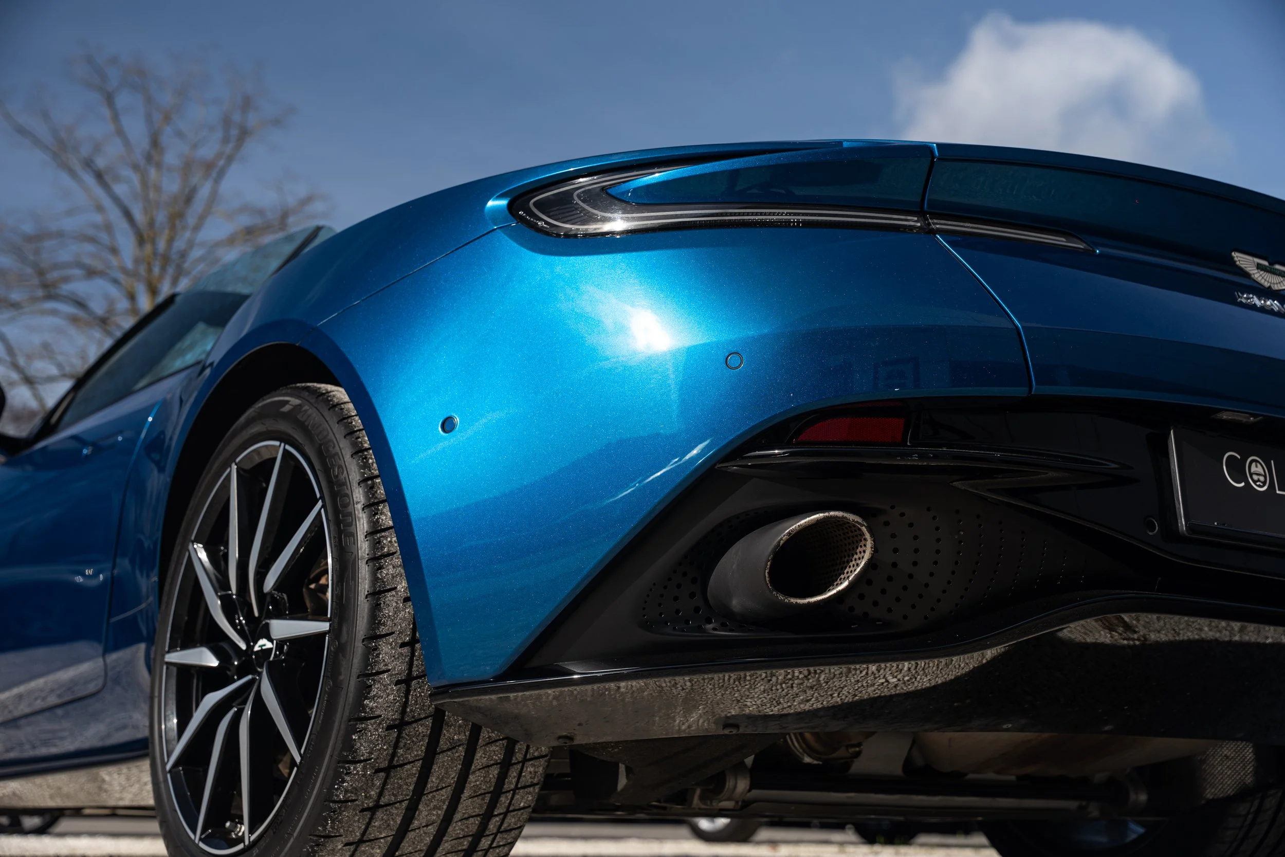 Aston Martin DB11 Volante (16).jpg