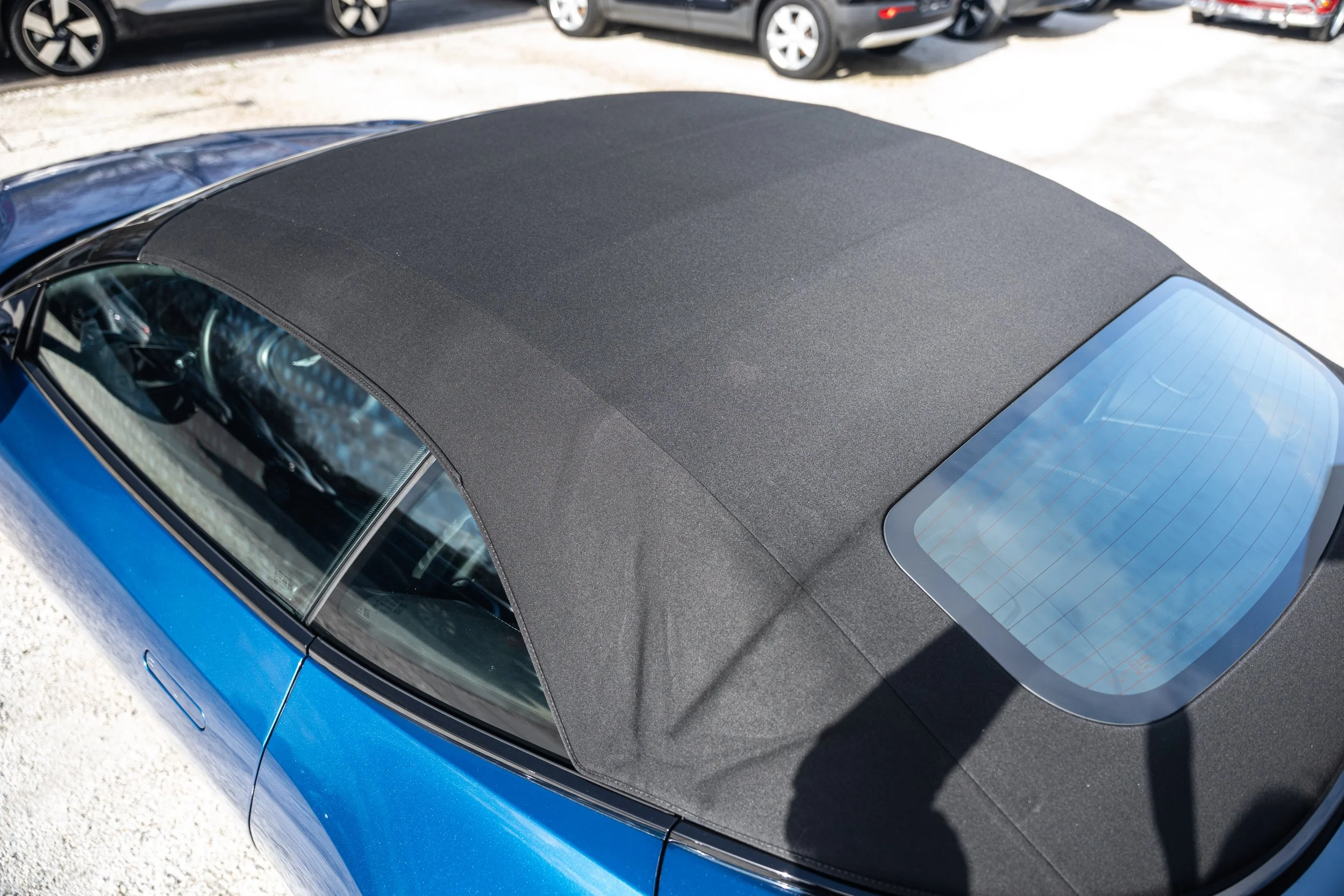 Aston Martin DB11 Volante (18).jpg