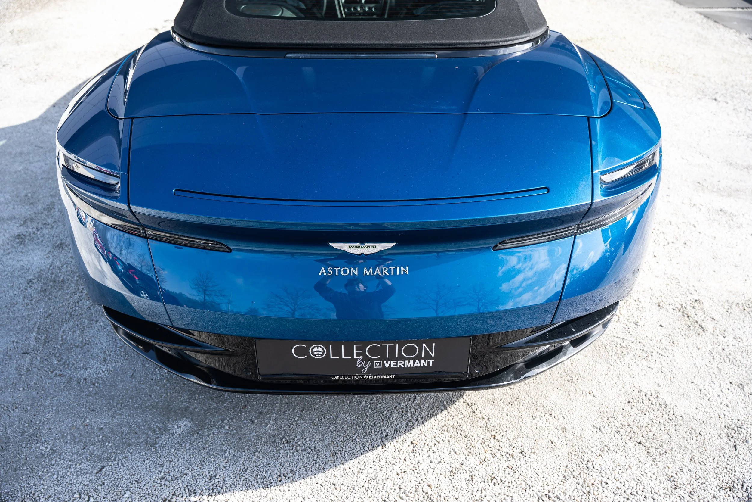 Aston Martin DB11 Volante (19).jpg