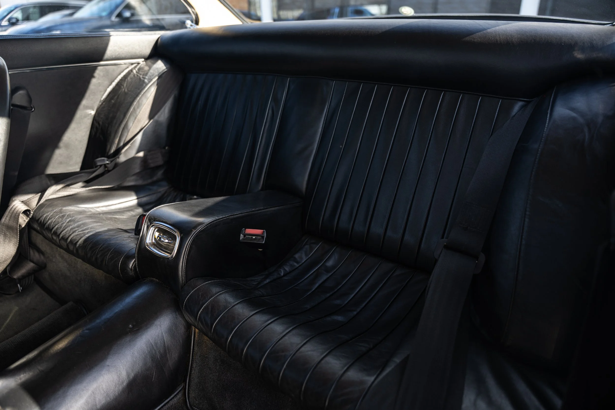 Ferrari 330 (10).jpg