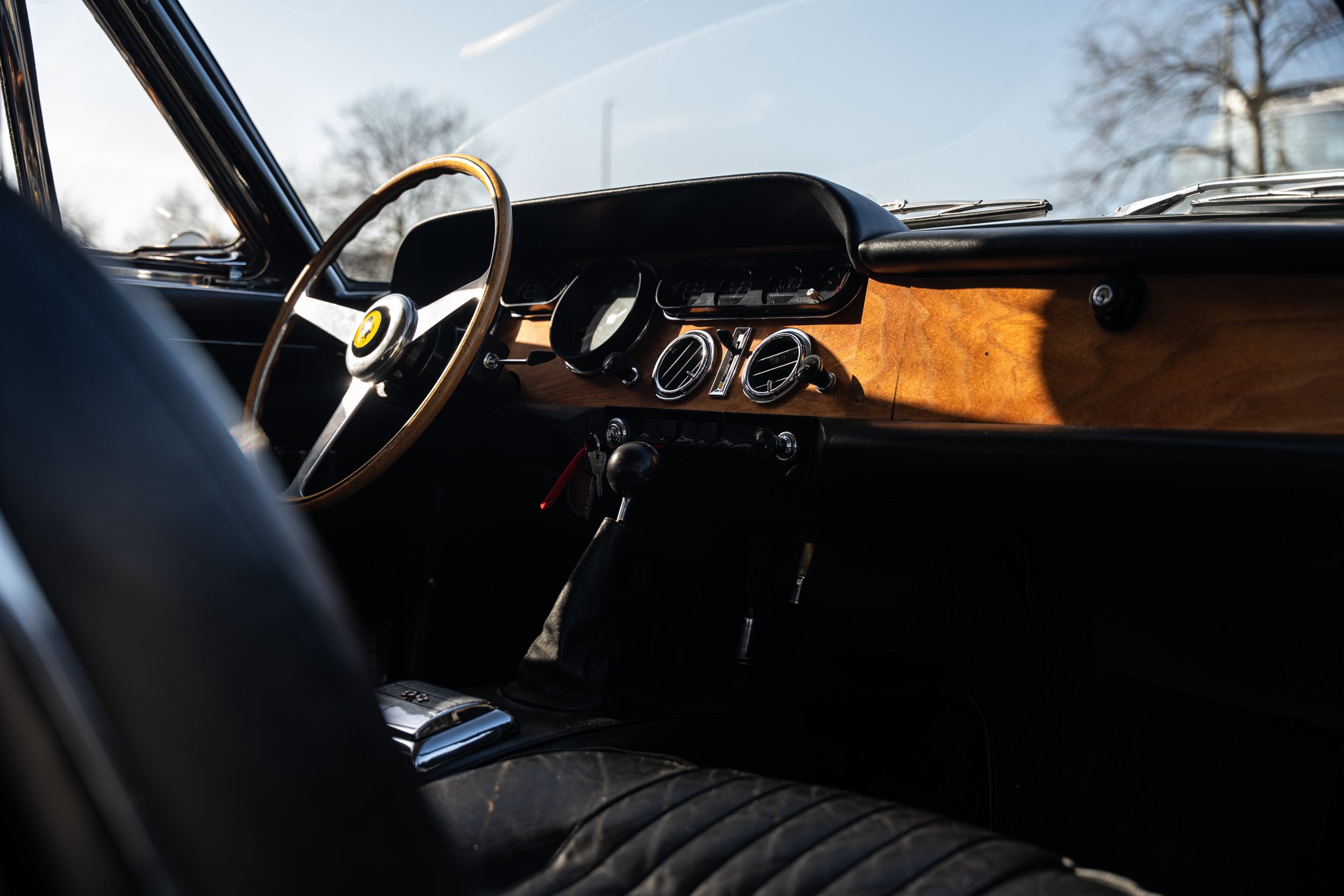 Ferrari 330 (12).jpg