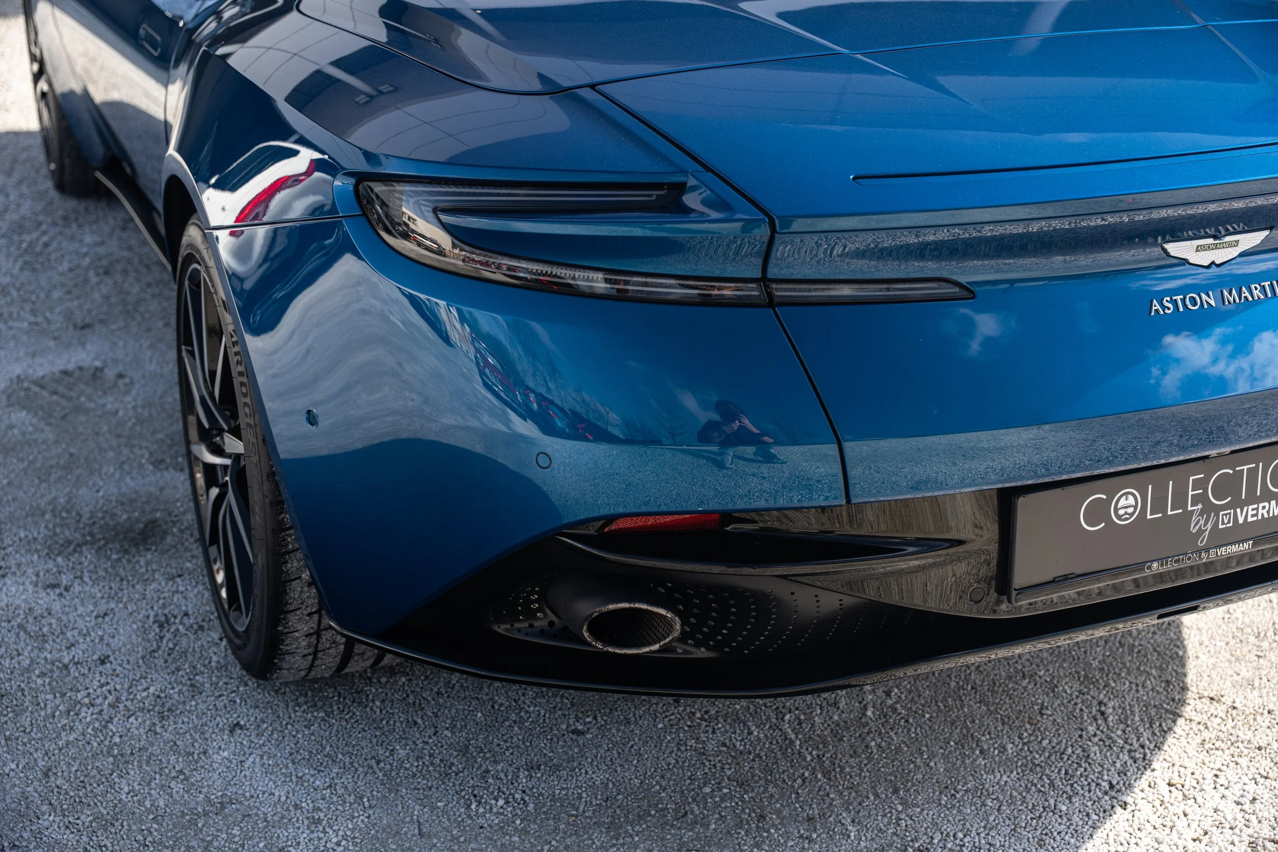 Aston Martin DB11 Volante (21).jpg