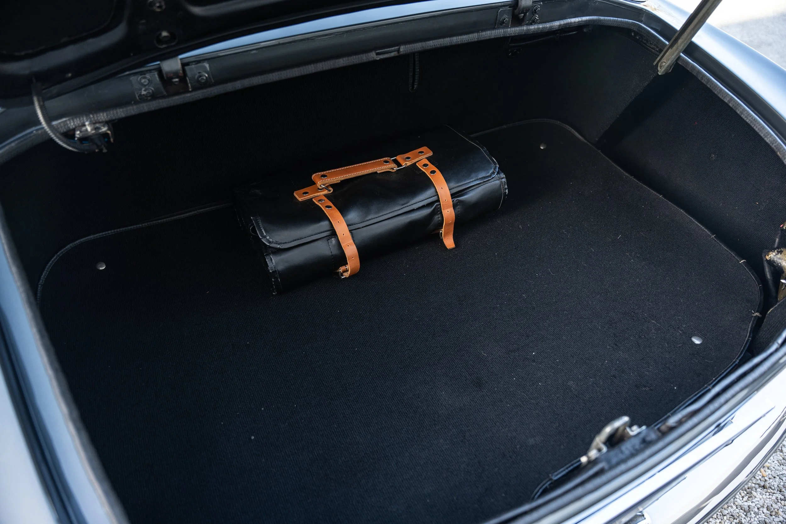 Ferrari 330 (18).jpg