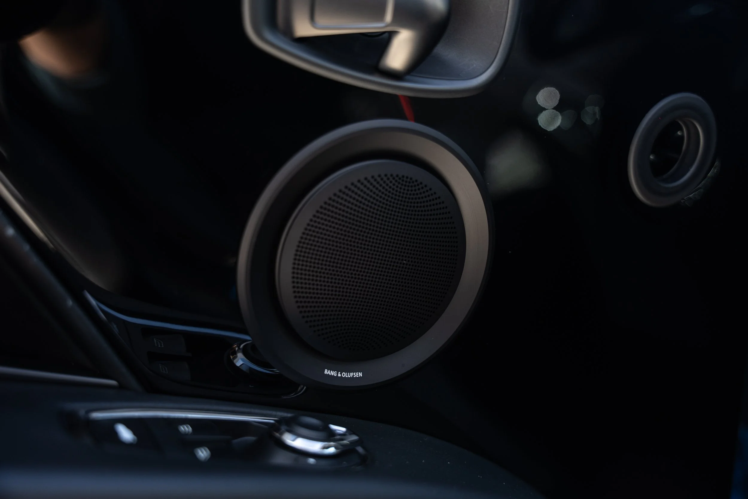 Aston Martin DB11 Volante (30).jpg