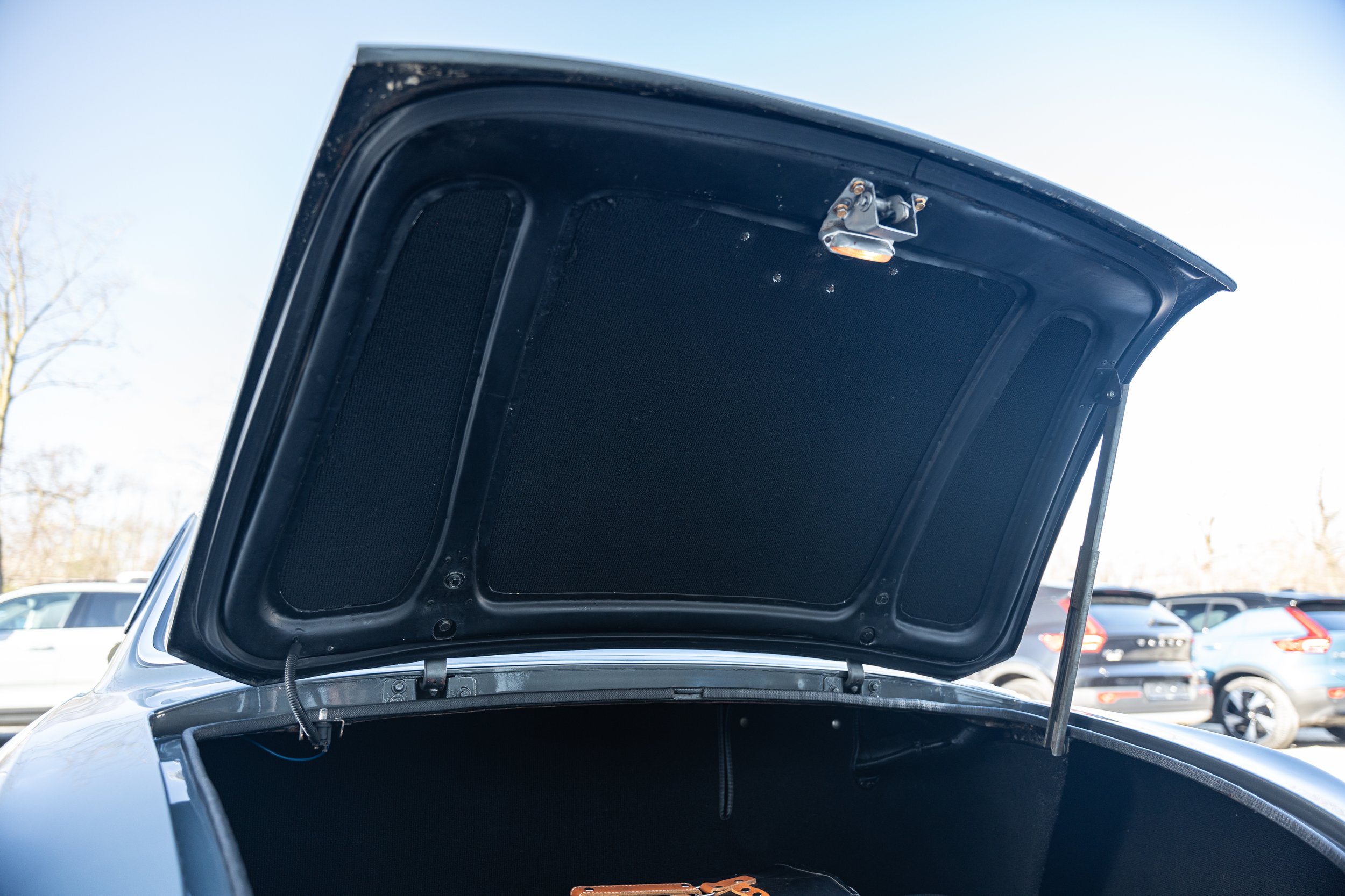 Ferrari 330 (19).jpg