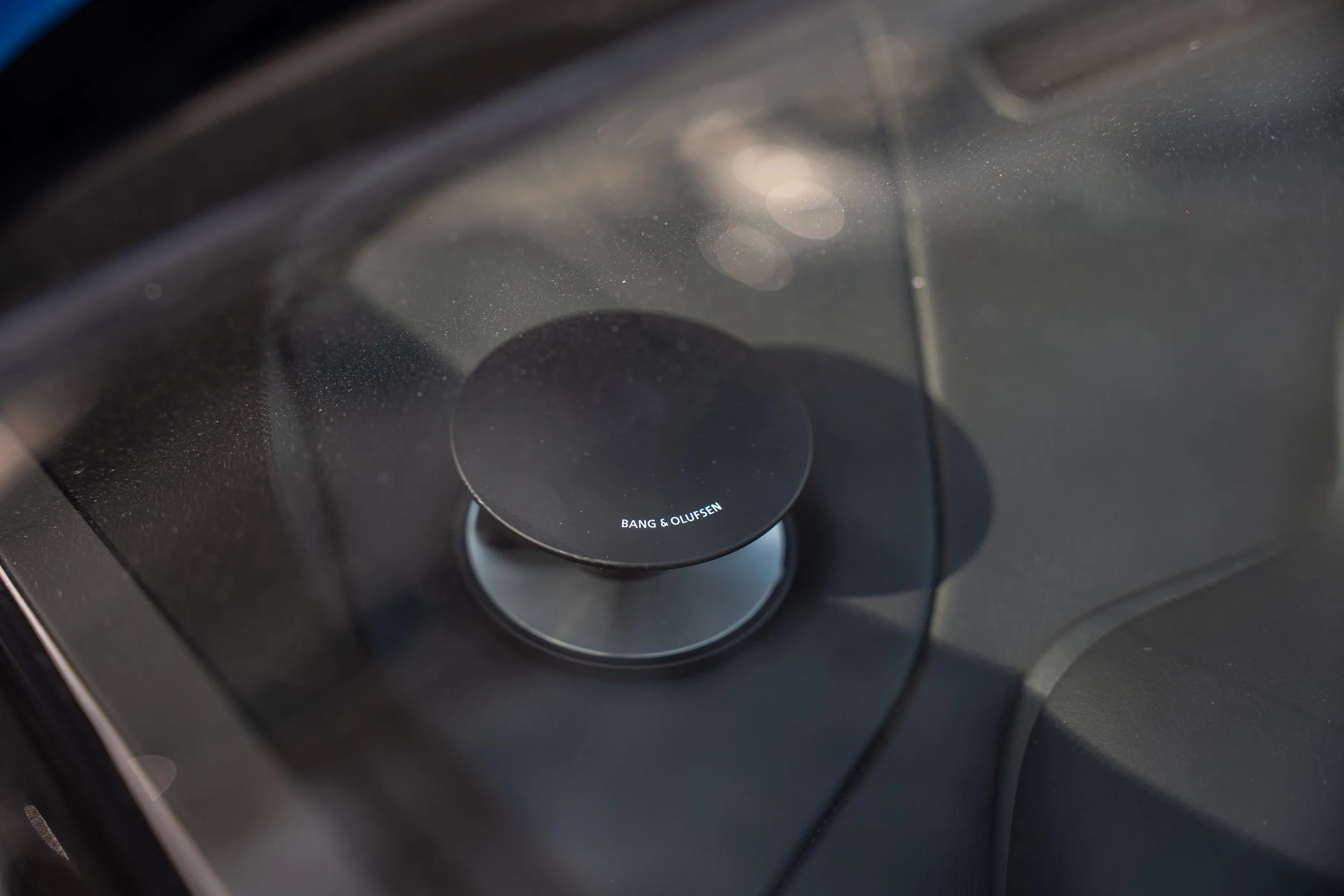 Aston Martin DB11 Volante (44).jpg