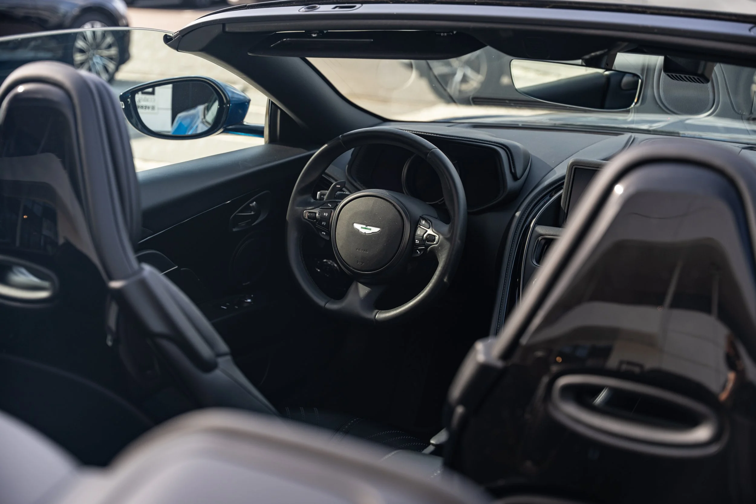 Aston Martin DB11 Volante (58).jpg