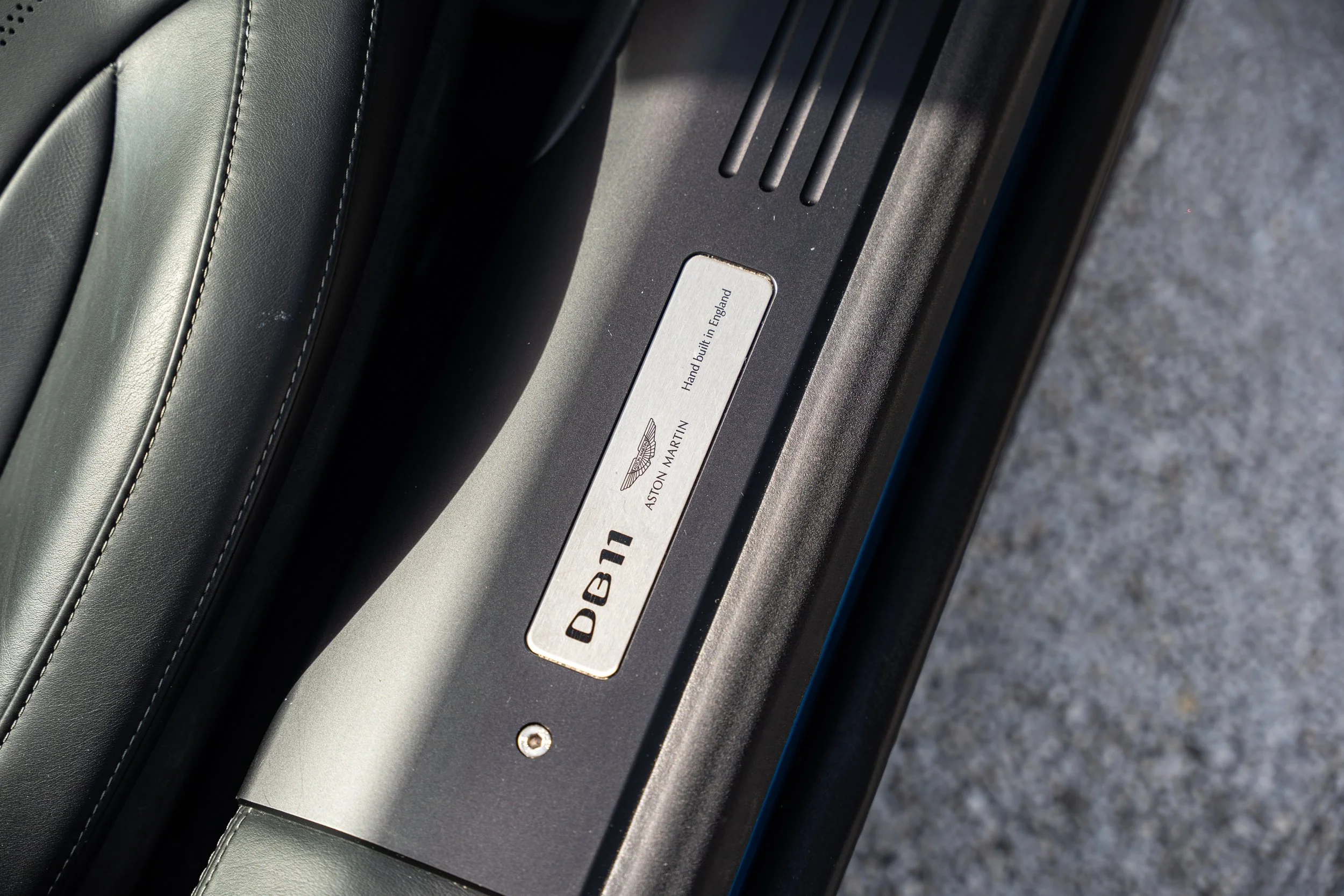 Aston Martin DB11 Volante (59).jpg