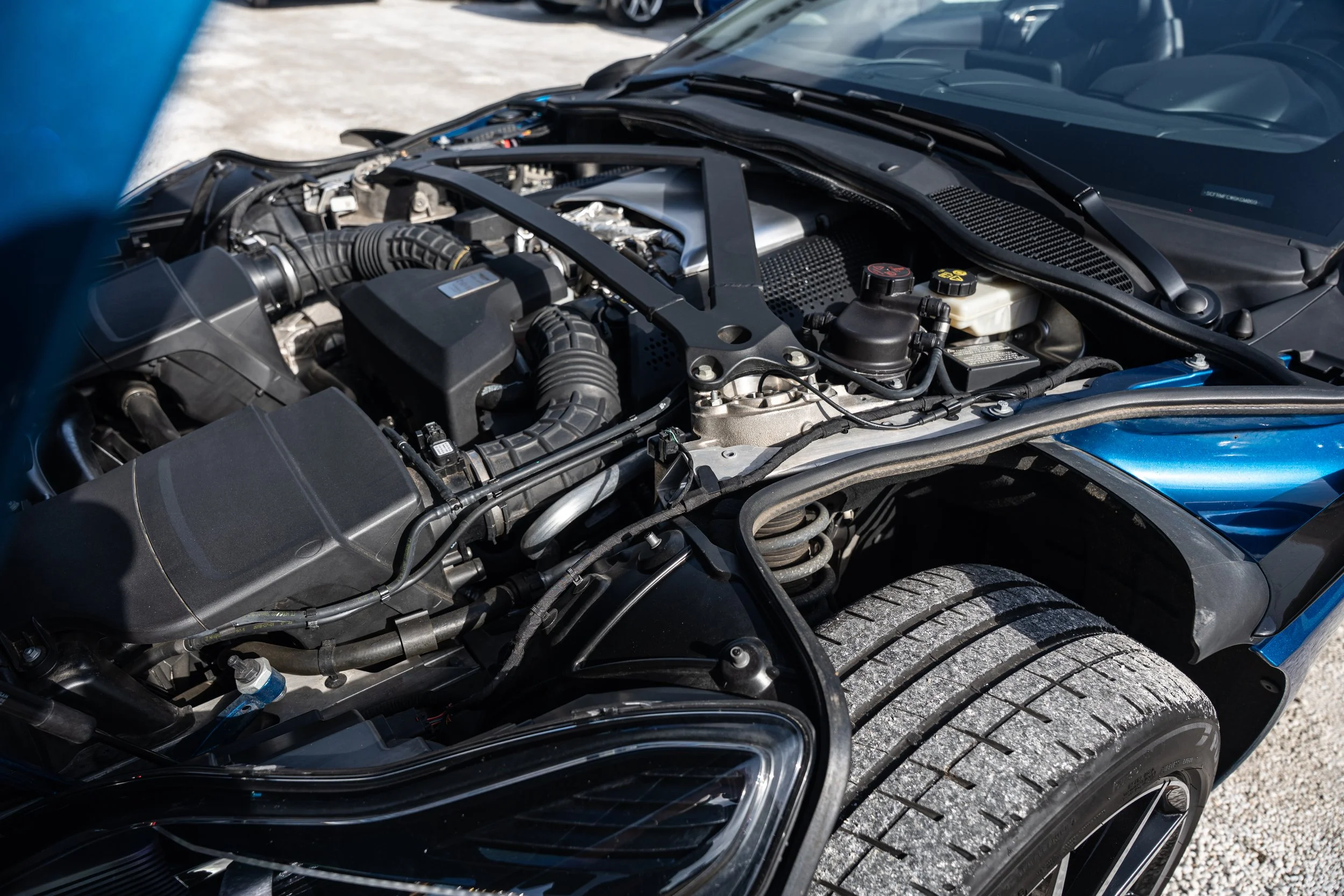 Aston Martin DB11 Volante (67).jpg