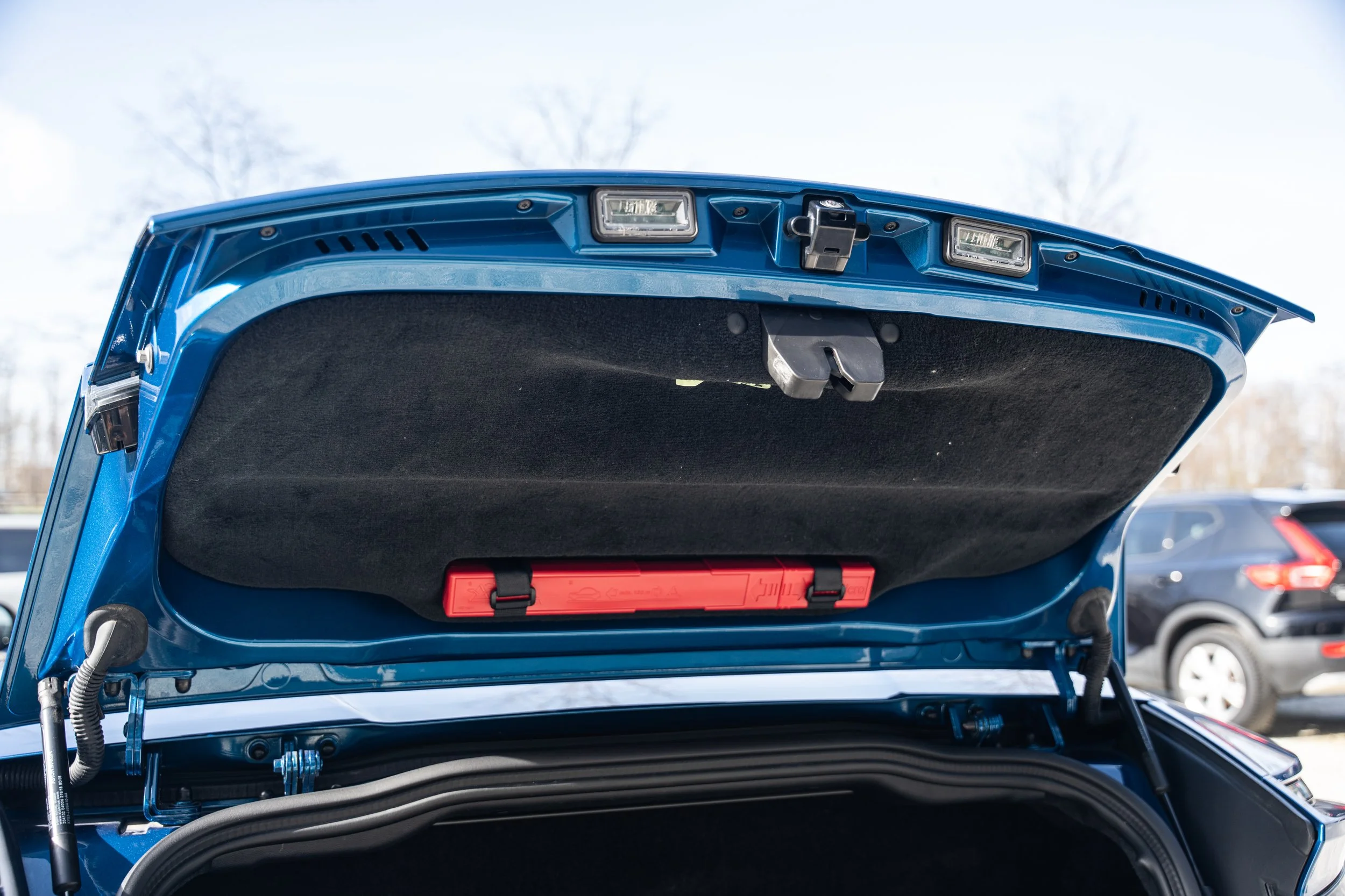 Aston Martin DB11 Volante (66).jpg