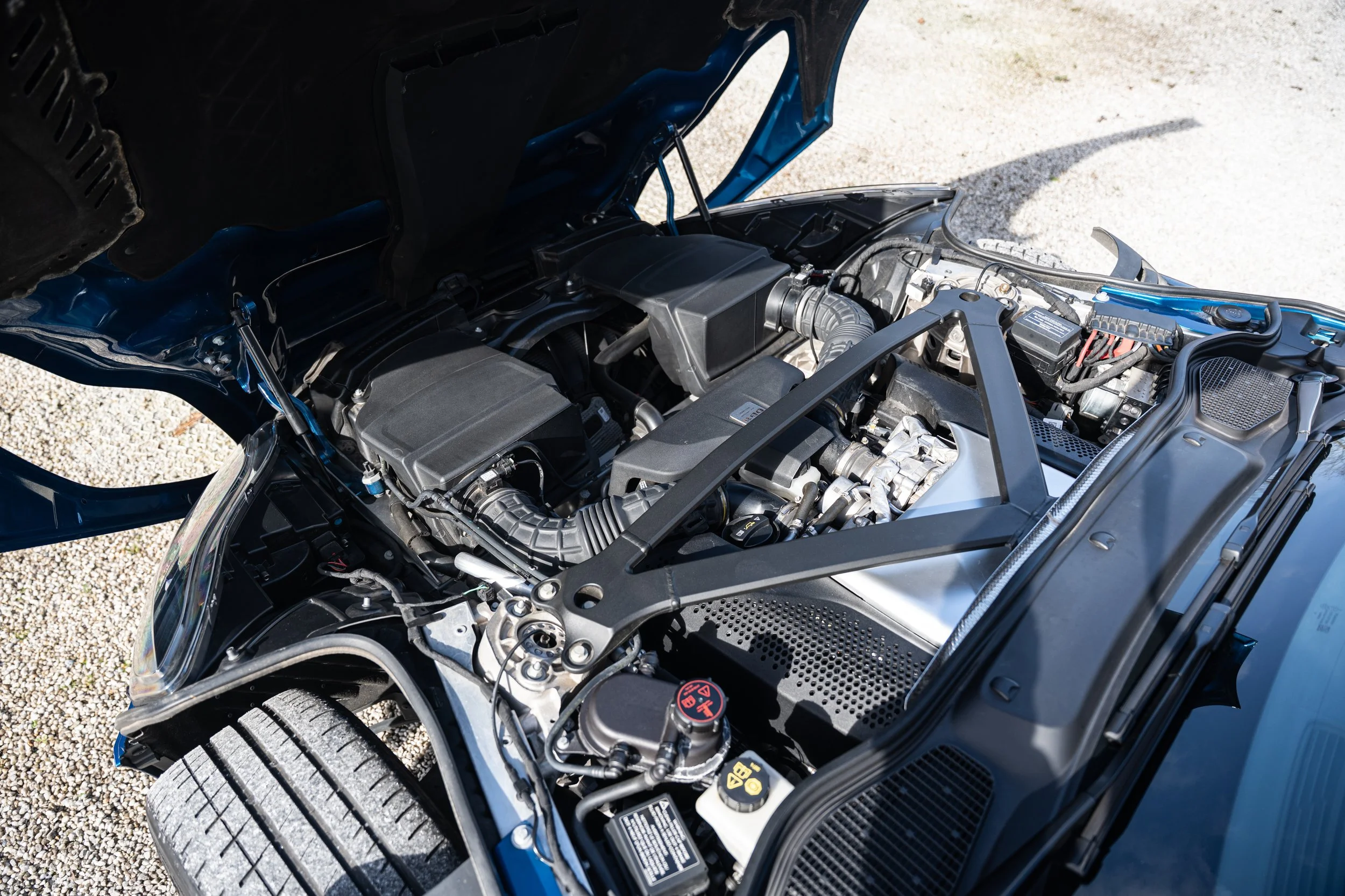 Aston Martin DB11 Volante (68).jpg