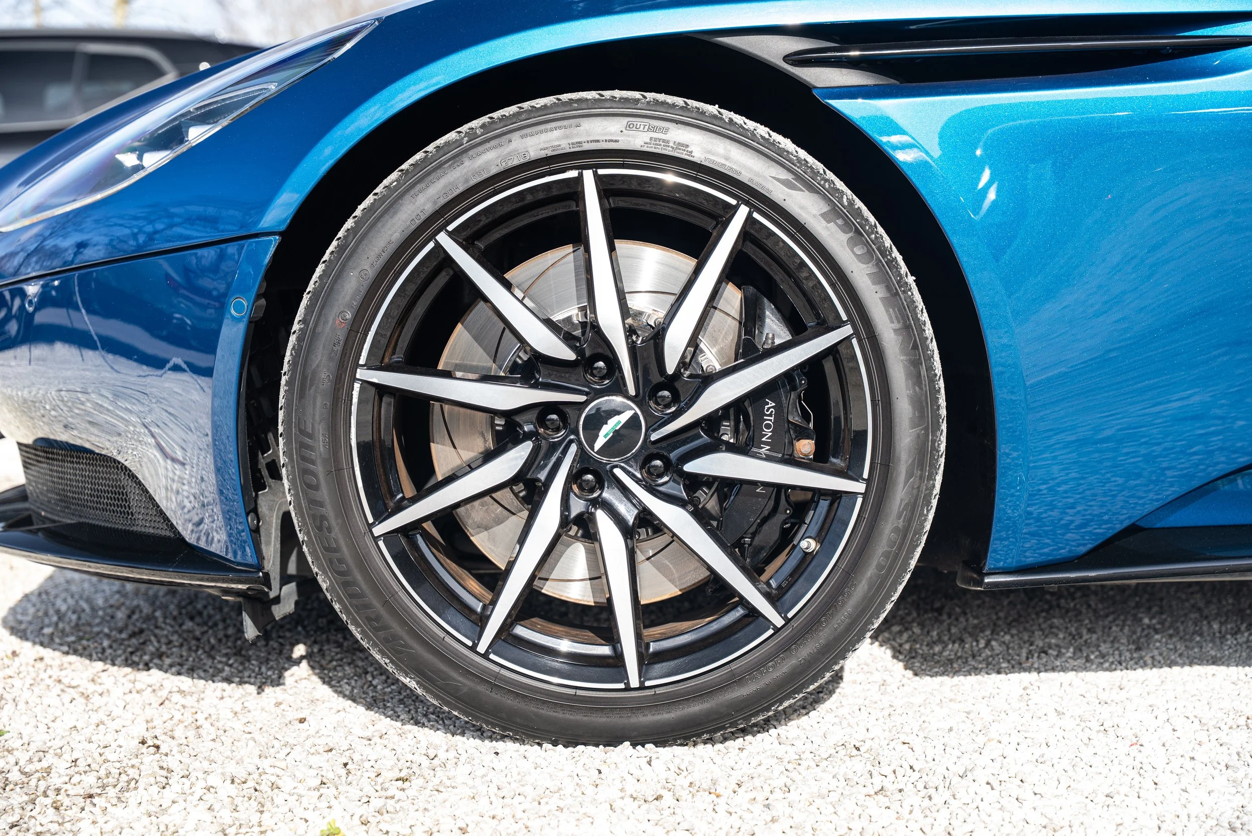 Aston Martin DB11 Volante (13).jpg