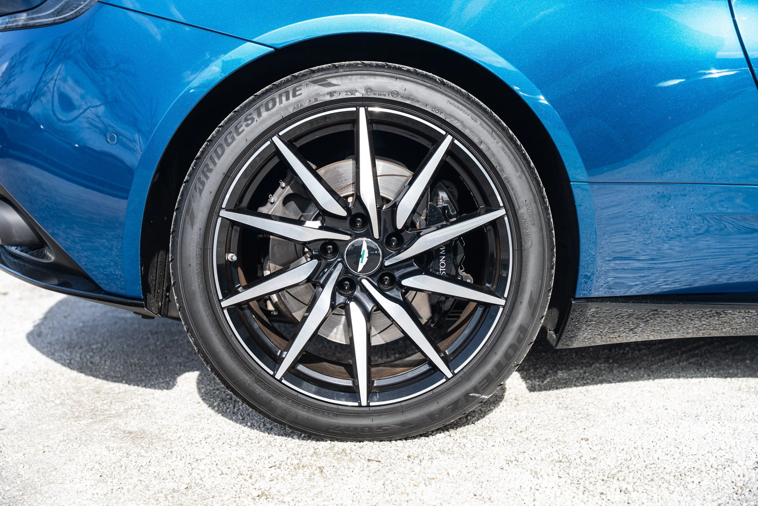 Aston Martin DB11 Volante (24).jpg