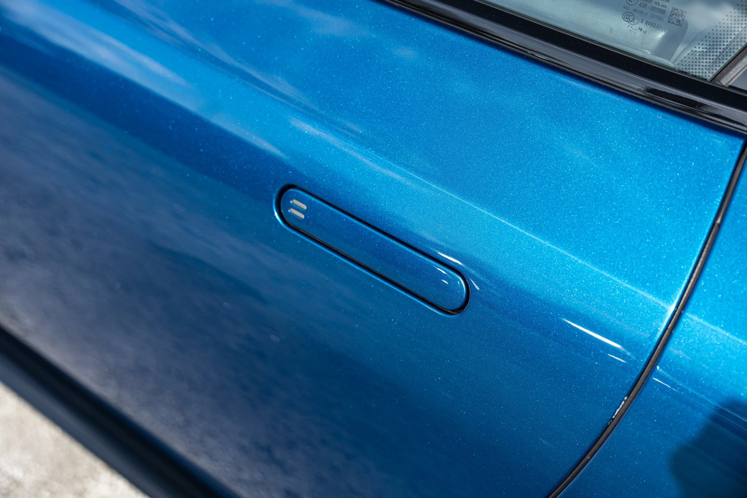 Aston Martin DB11 Volante (15).jpg