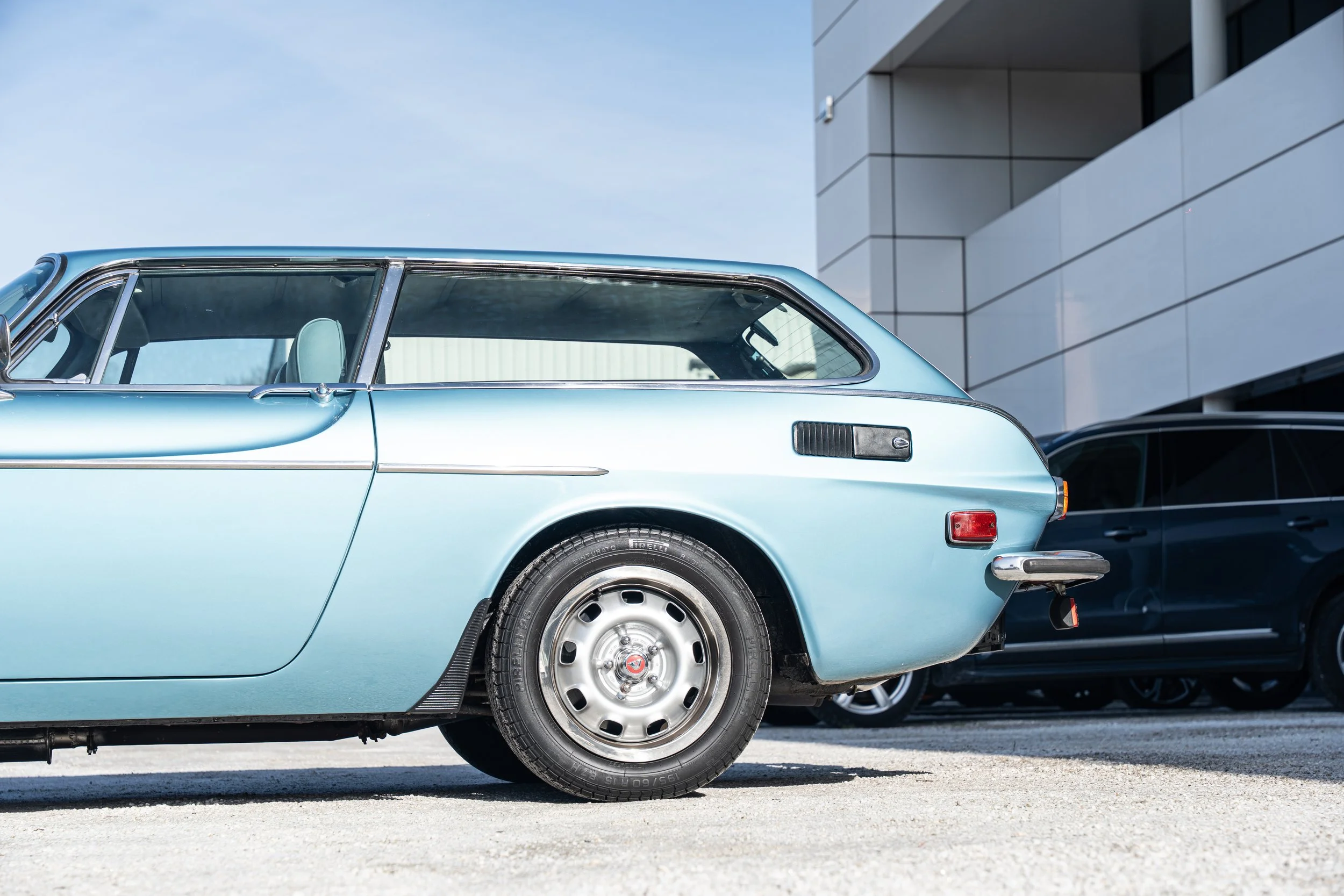 Volvo P1800 ES (11).jpg