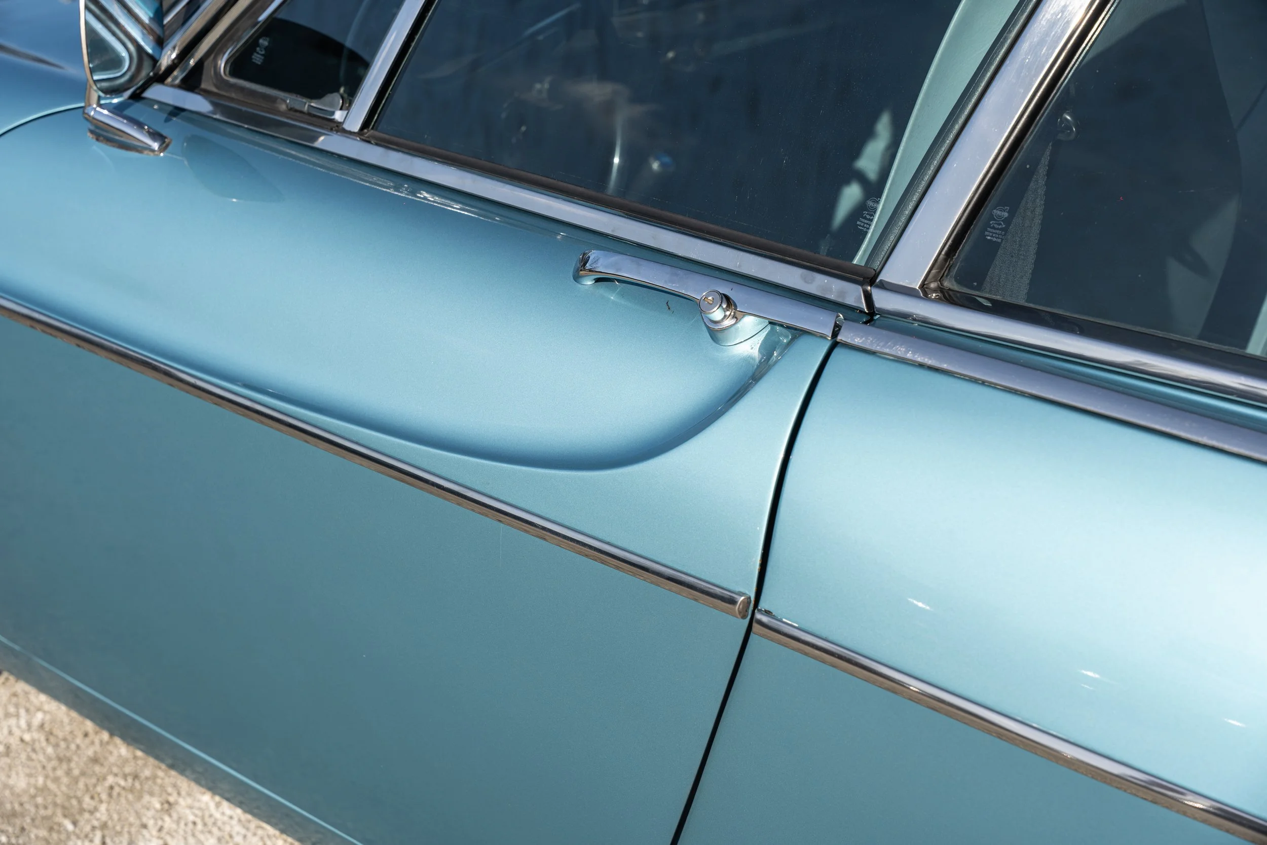 Volvo P1800 ES (13).jpg