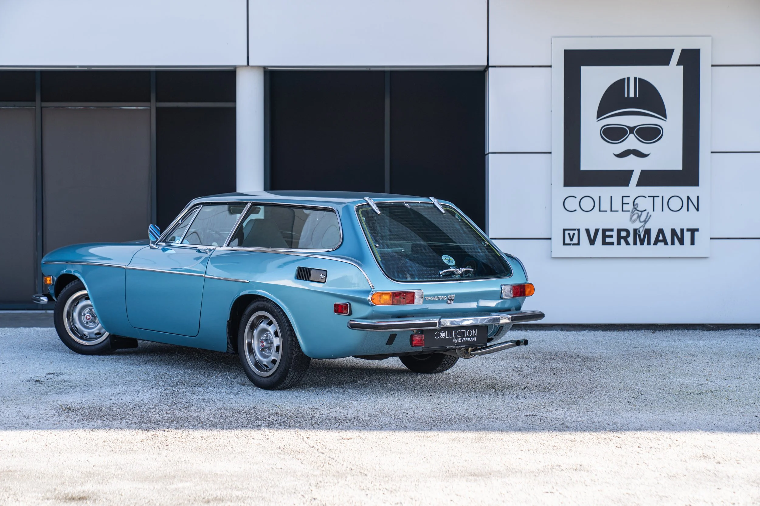 Volvo P1800 ES (3).jpg