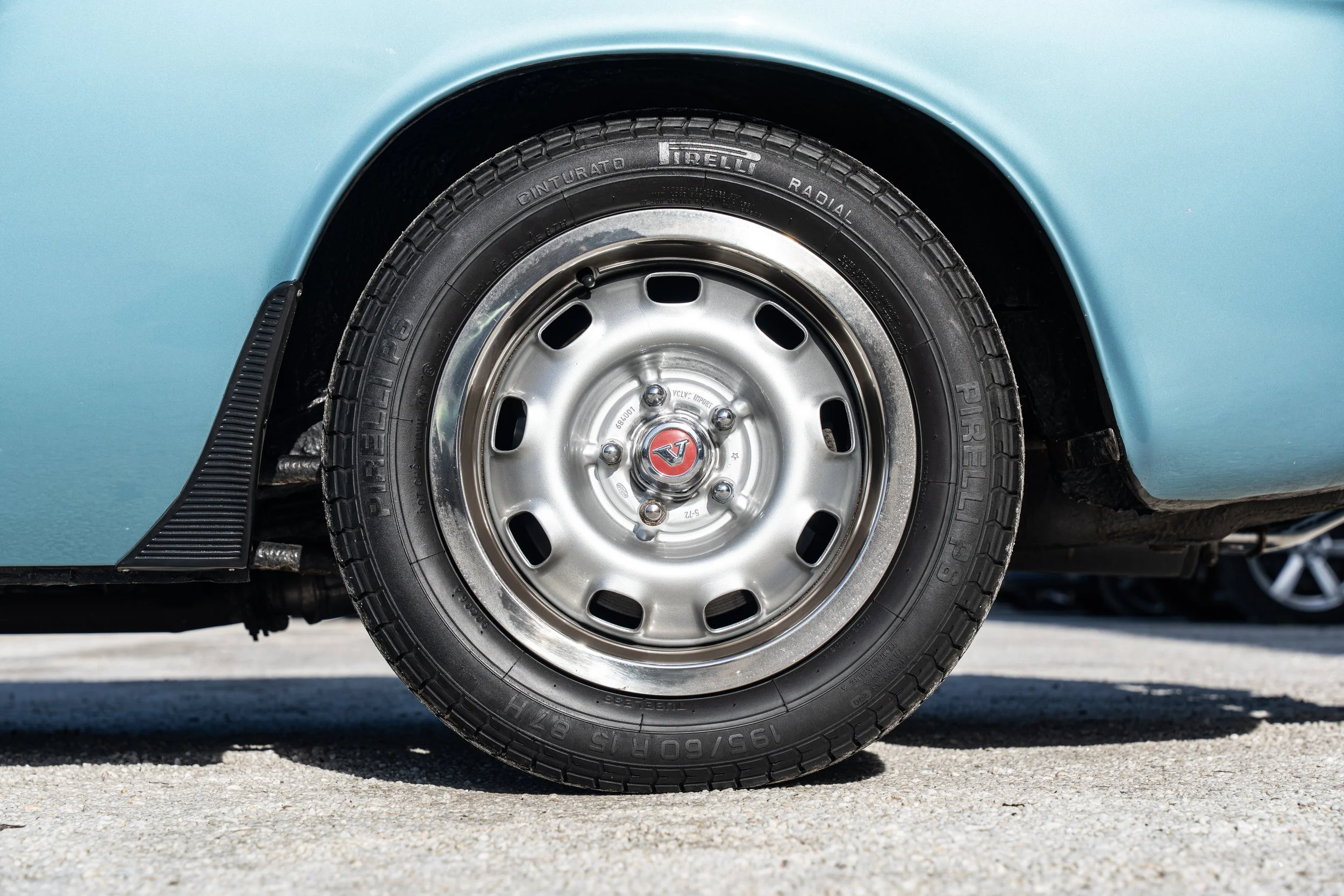 Volvo P1800 ES (15).jpg